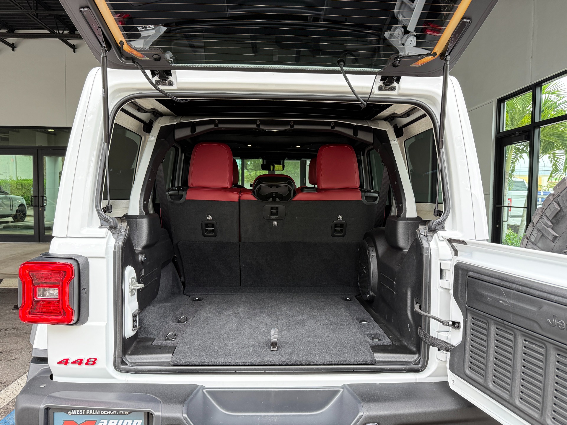 Used-2024-Jeep-Wrangler-Rubicon-392