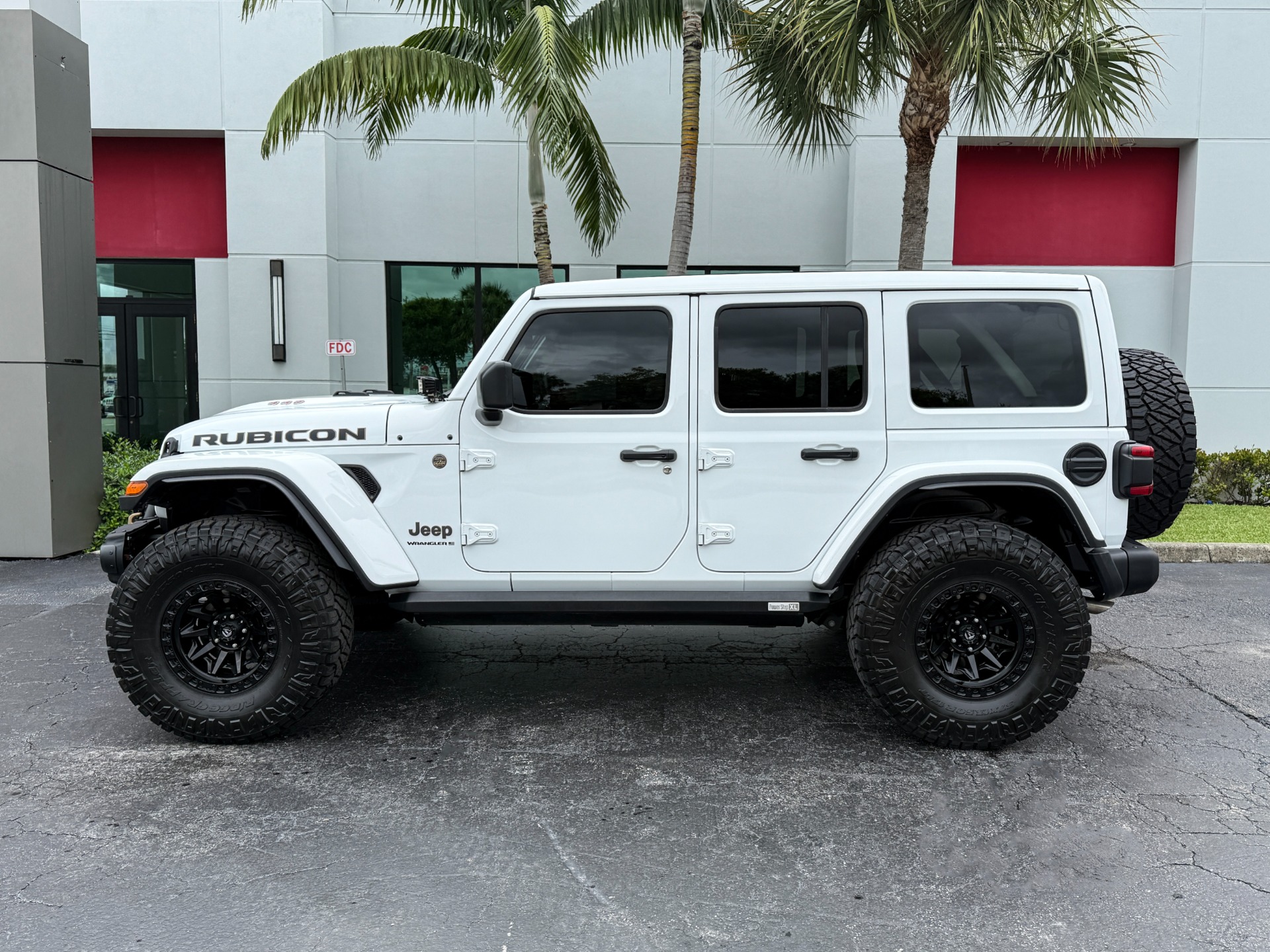 Used-2024-Jeep-Wrangler-Rubicon-392