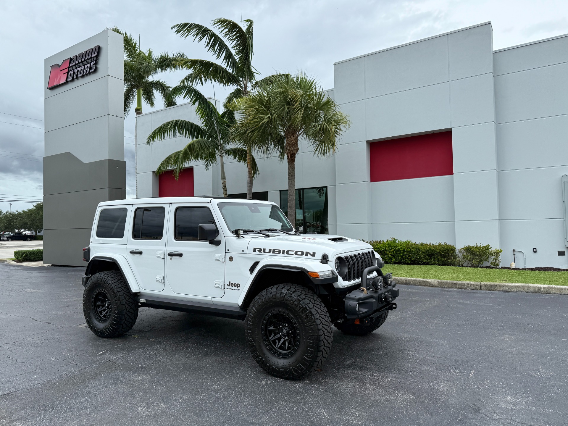 Used-2024-Jeep-Wrangler-Rubicon-392