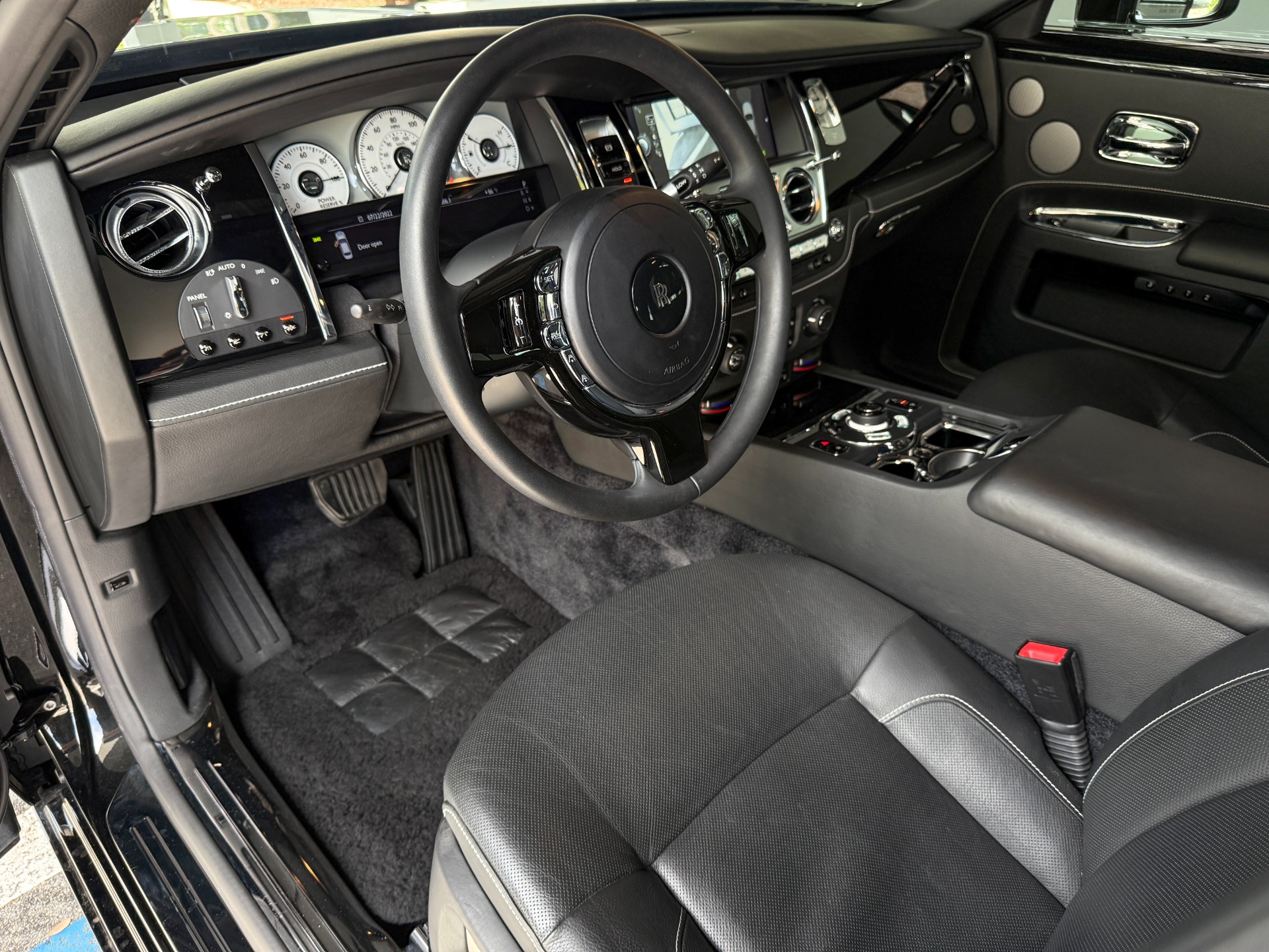 Used-2013-Rolls-Royce-Ghost