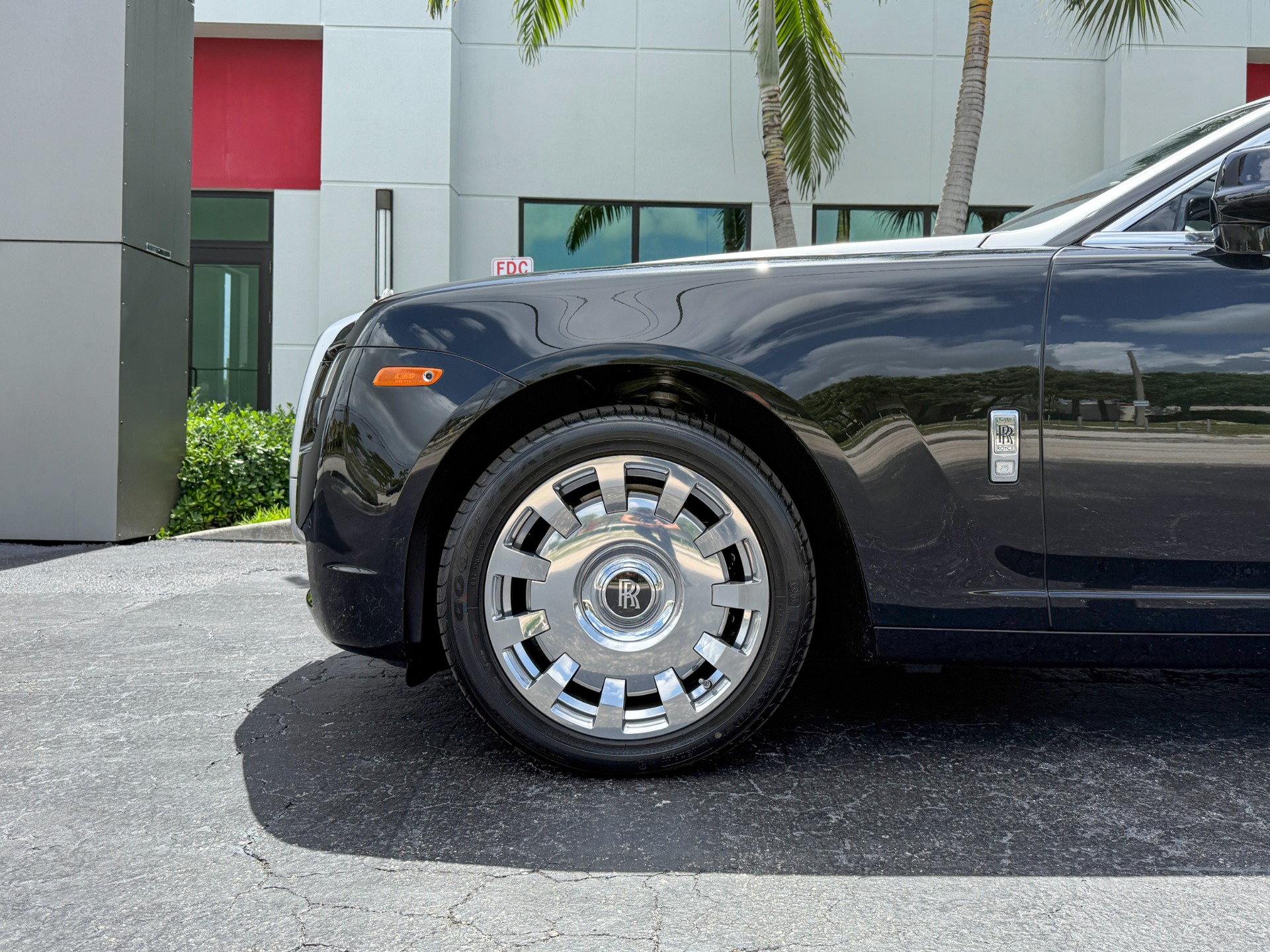 Used-2013-Rolls-Royce-Ghost