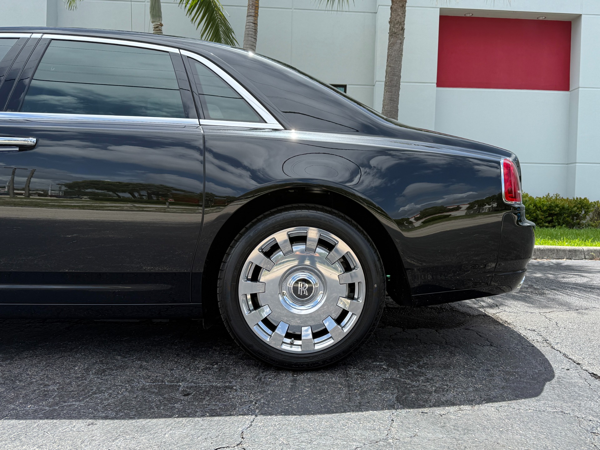 Used-2013-Rolls-Royce-Ghost