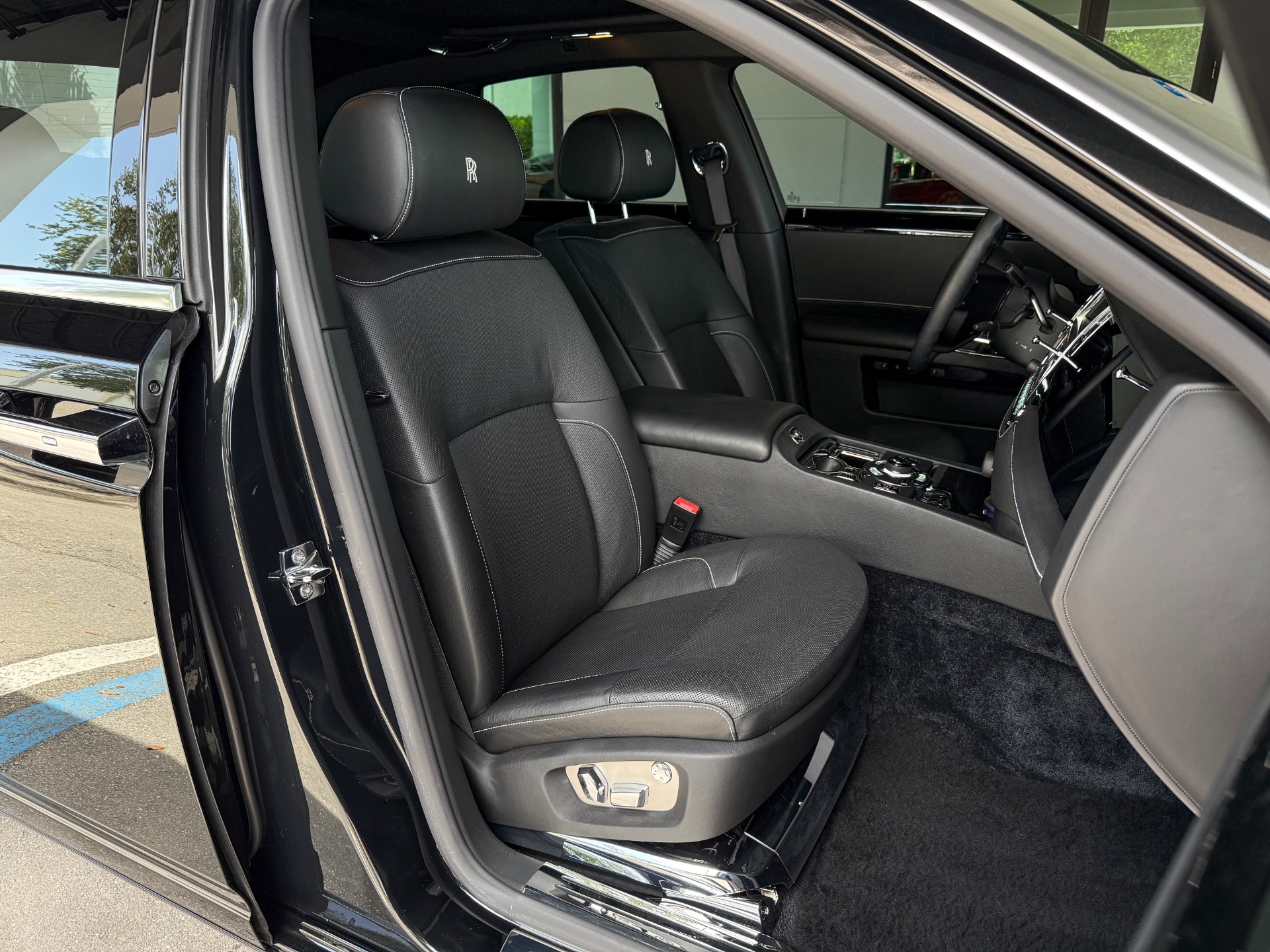 Used-2013-Rolls-Royce-Ghost