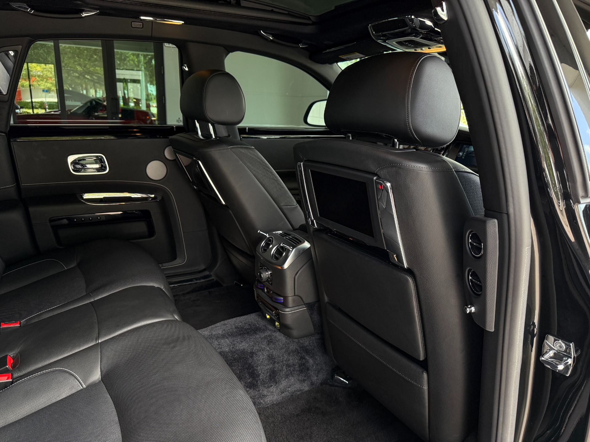 Used-2013-Rolls-Royce-Ghost