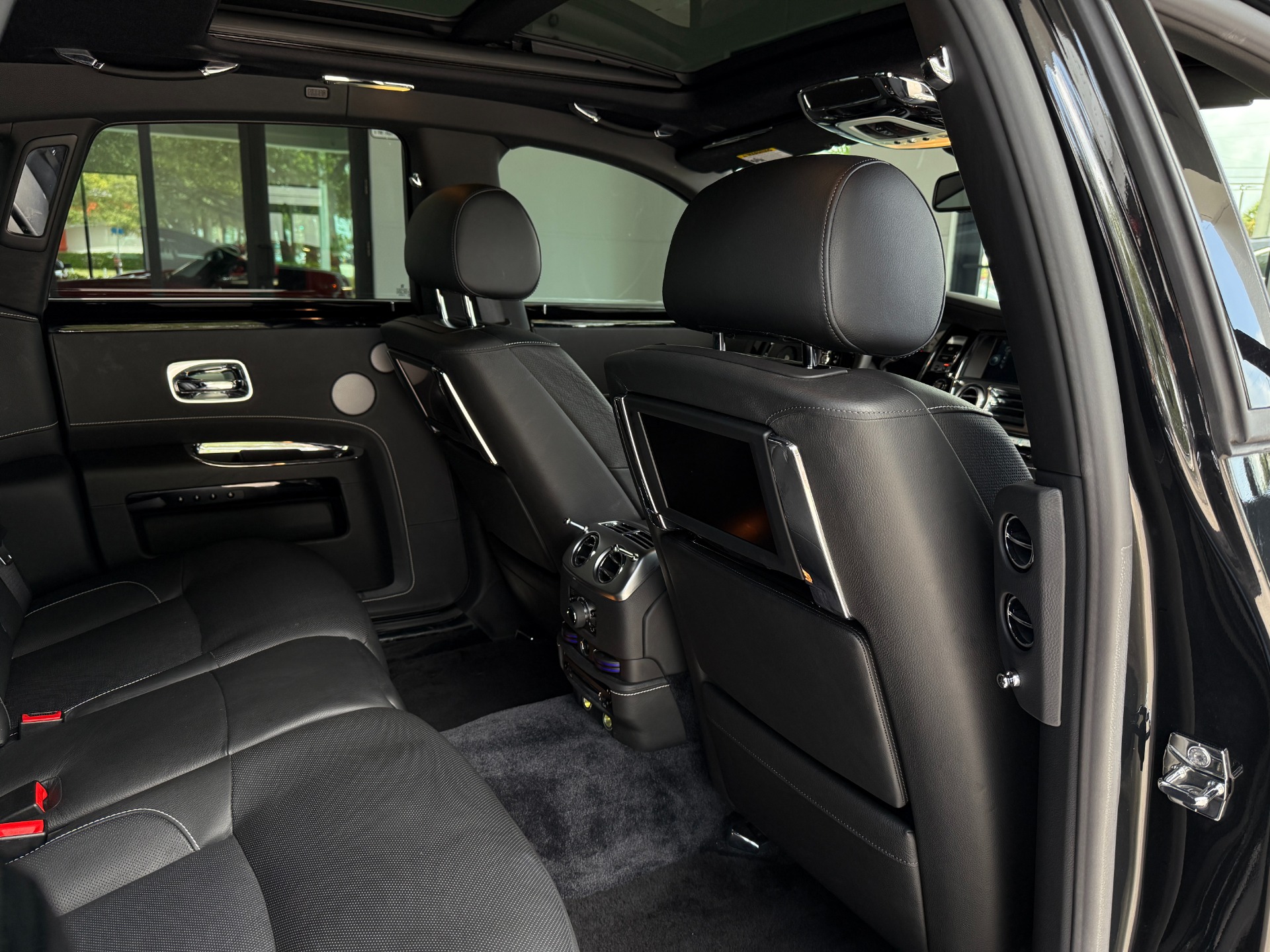 Used-2013-Rolls-Royce-Ghost