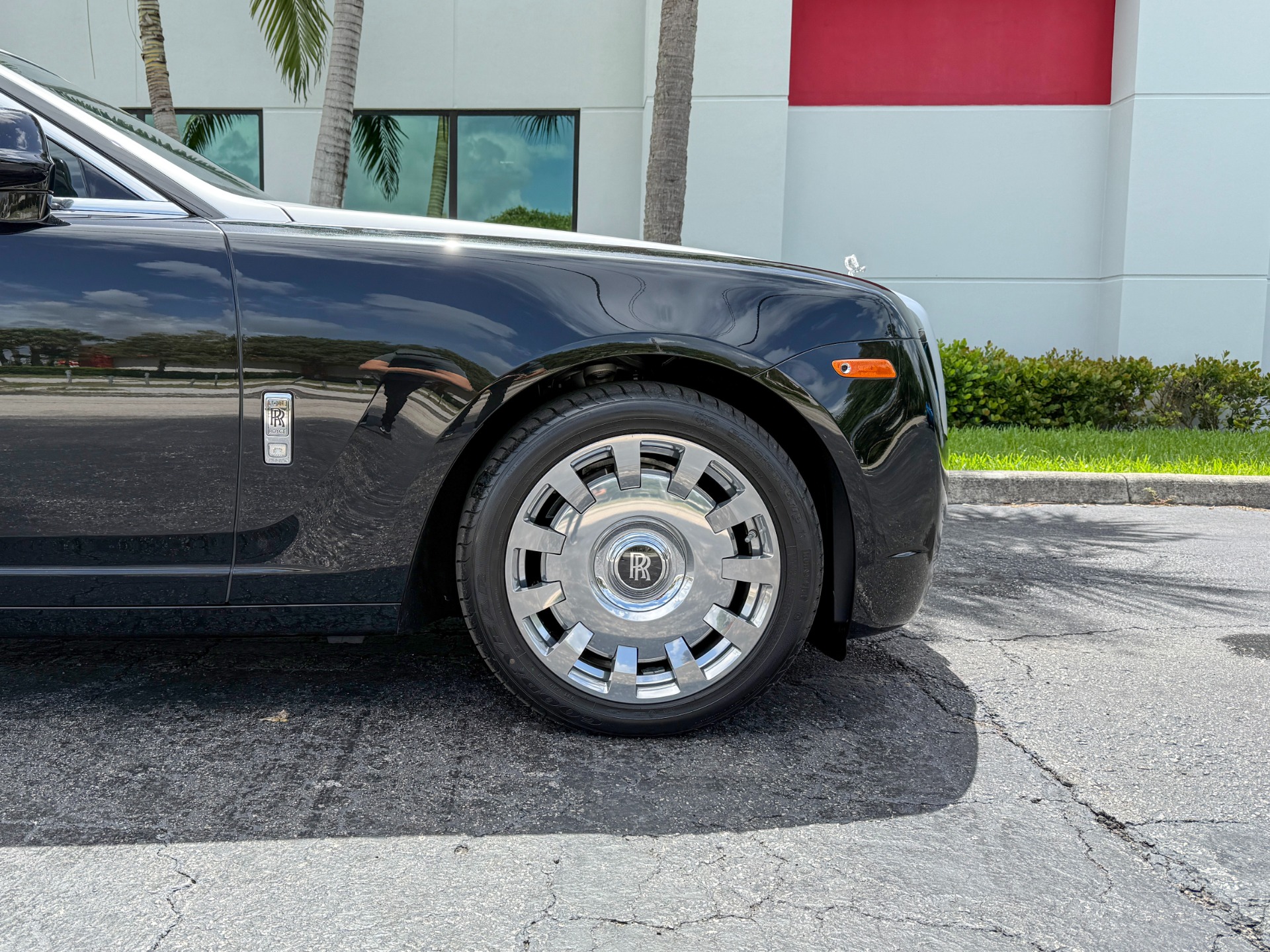 Used-2013-Rolls-Royce-Ghost