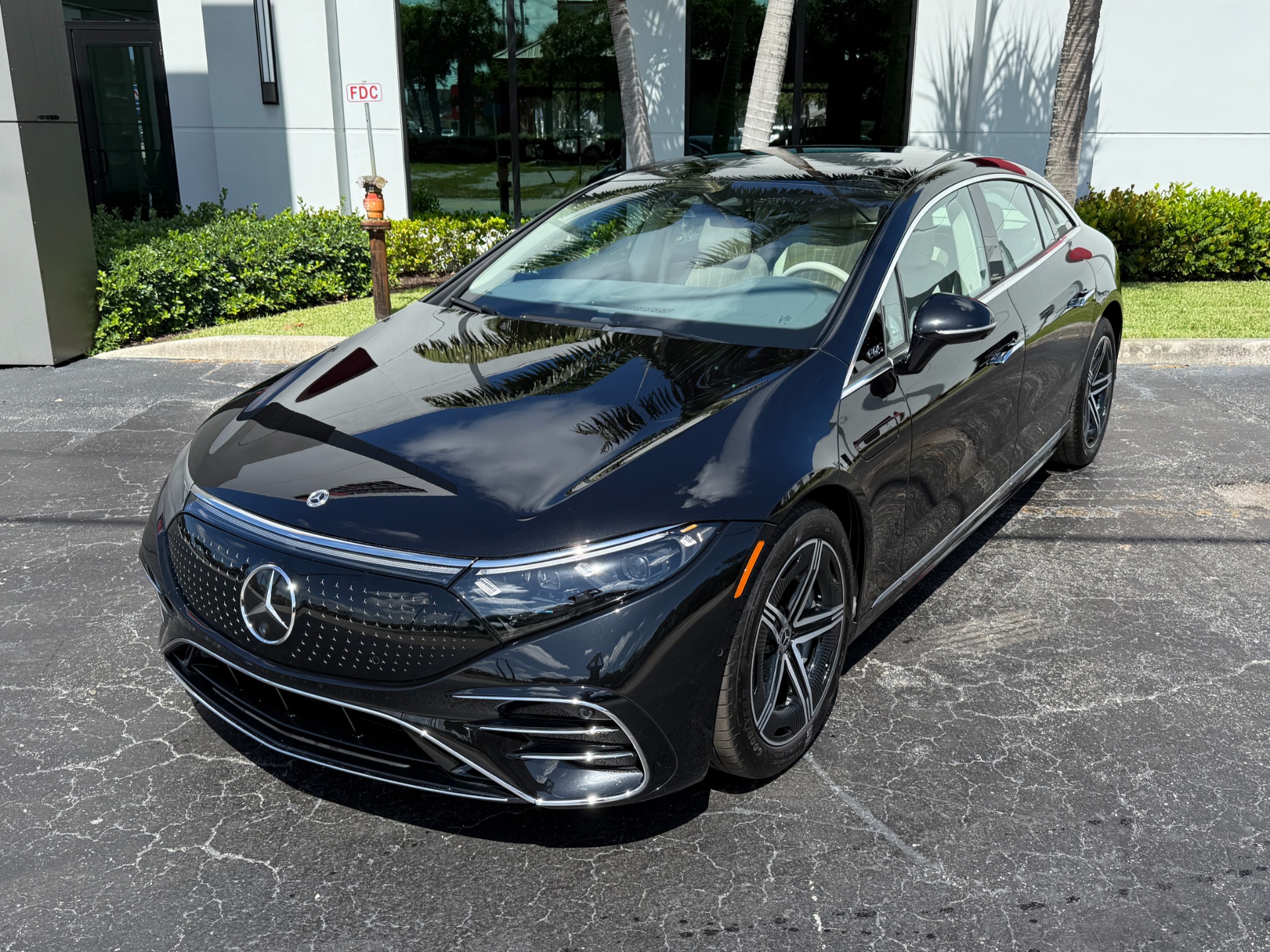 Used-2024-Mercedes-Benz-EQS-EQS-450+