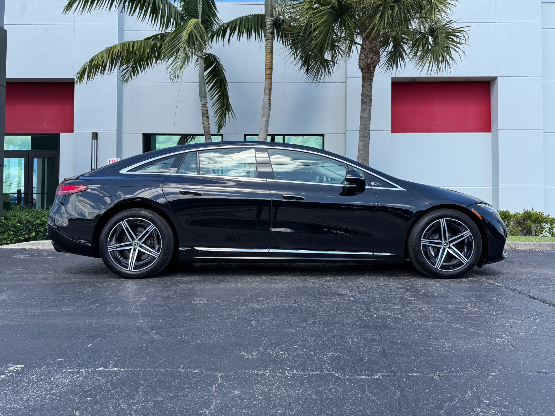 Used-2024-Mercedes-Benz-EQS-EQS-450+