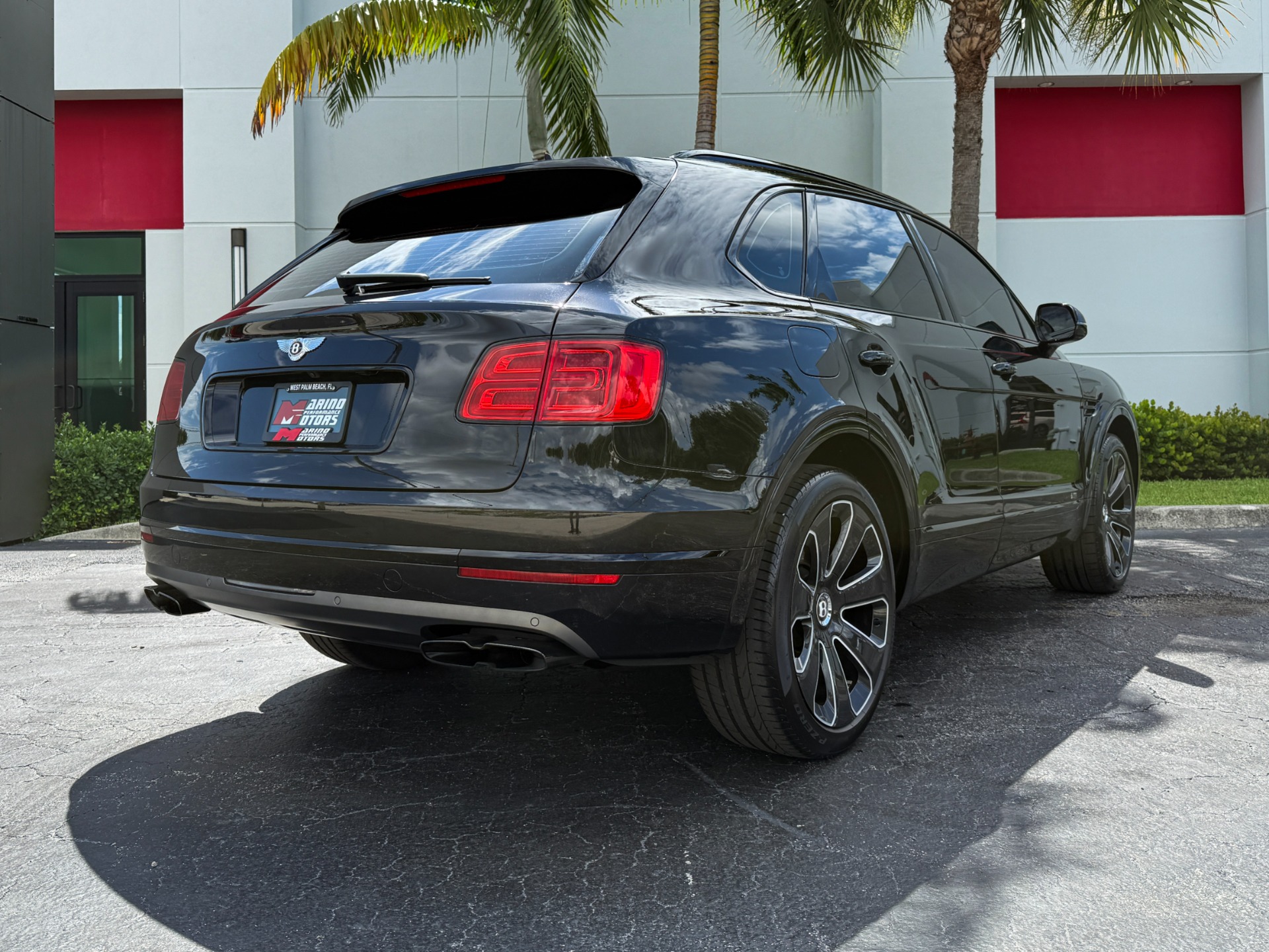 Used-2020-Bentley-Bentayga-Design-Edition