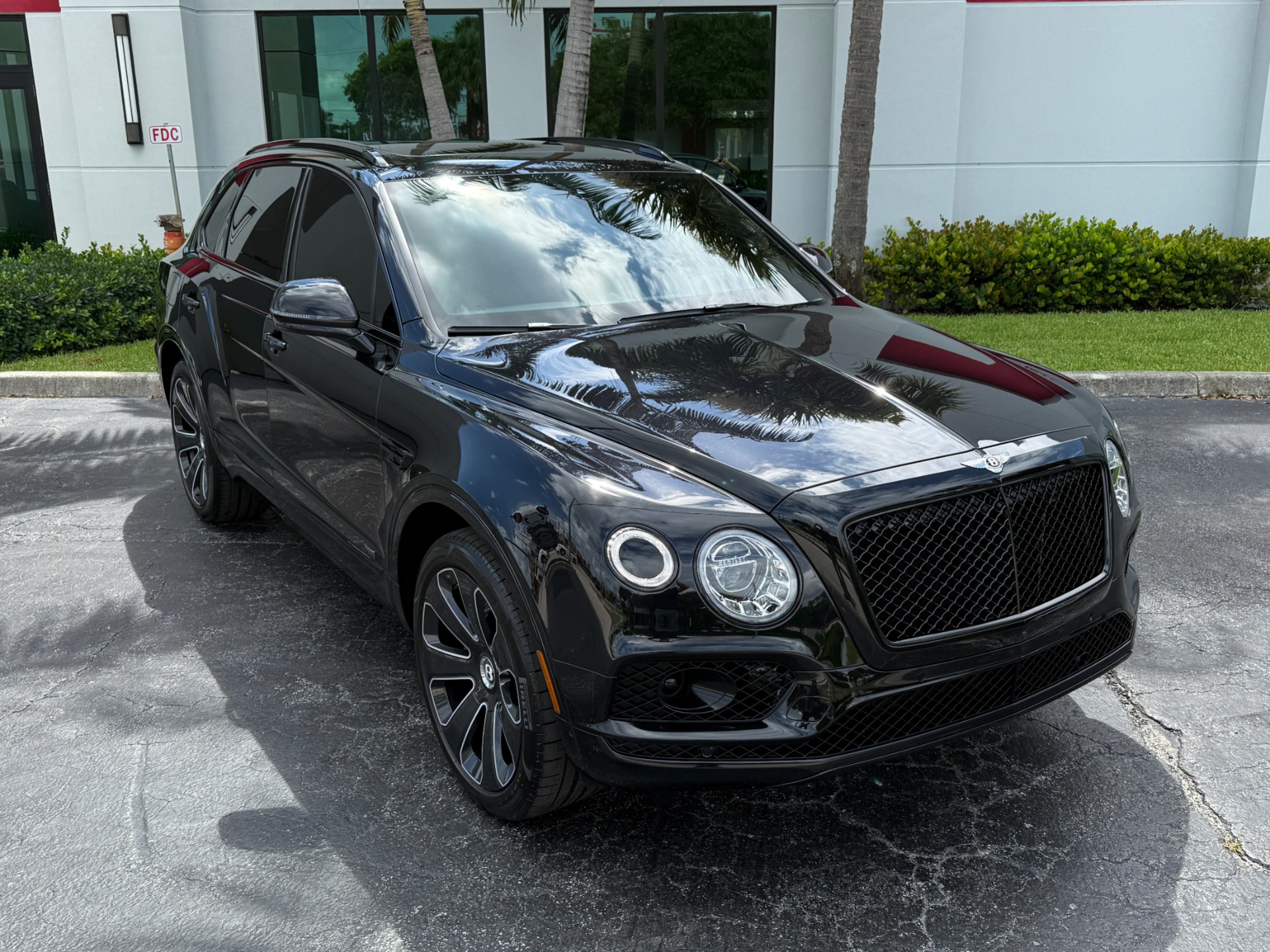Used-2020-Bentley-Bentayga-Design-Edition