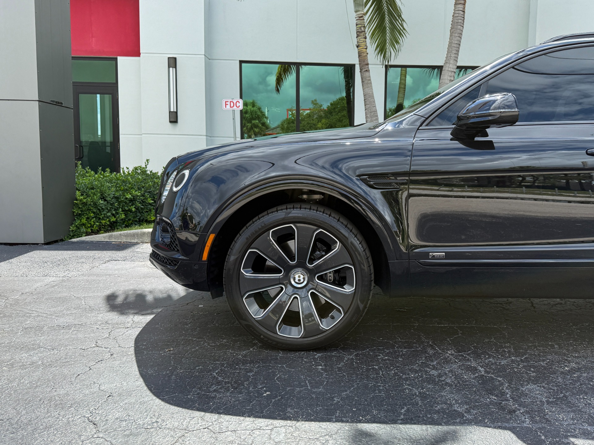 Used-2020-Bentley-Bentayga-Design-Edition