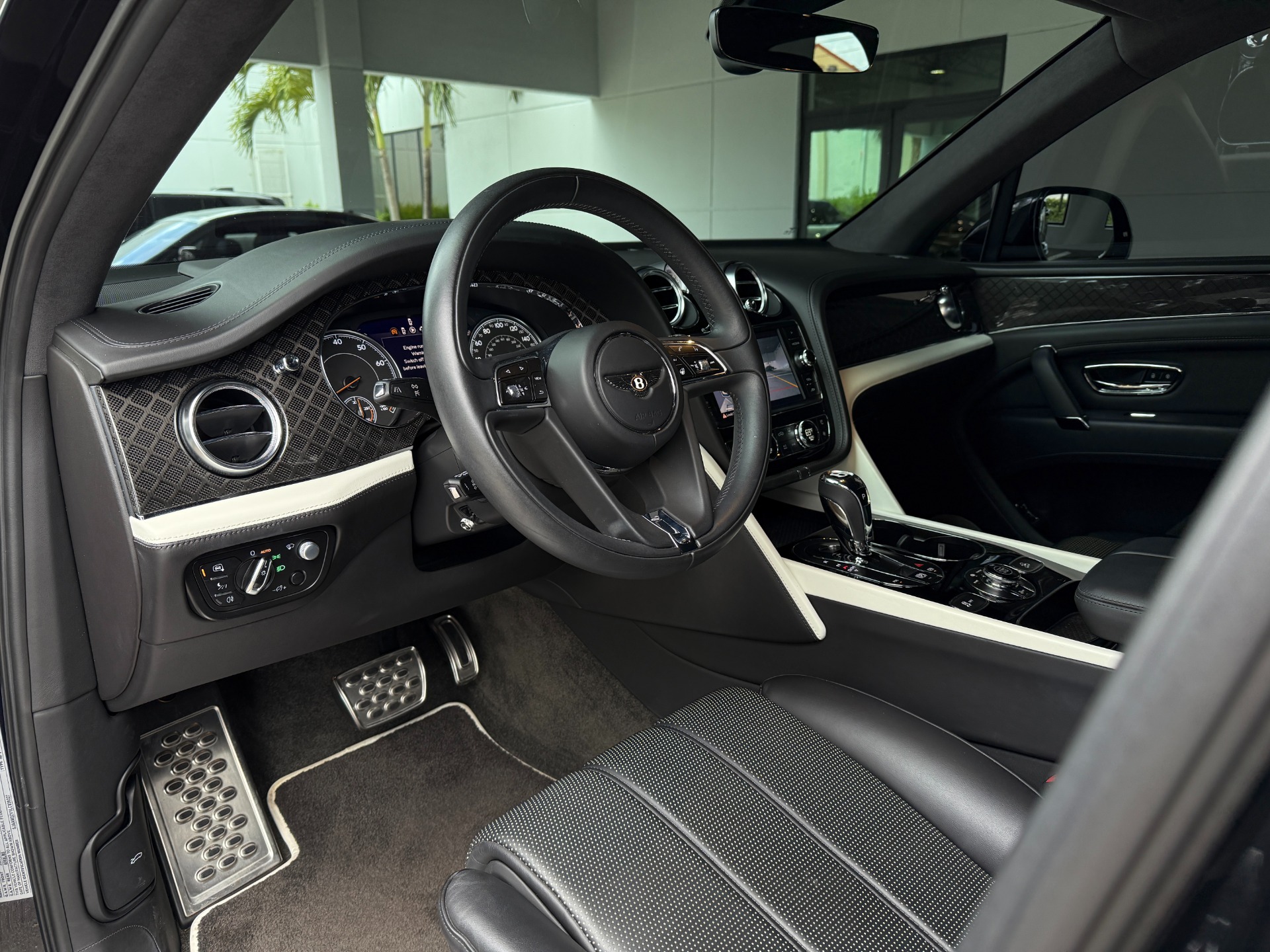 Used-2020-Bentley-Bentayga-Design-Edition
