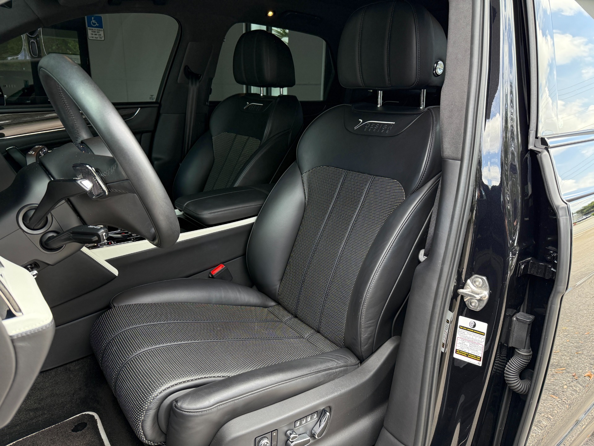 Used-2020-Bentley-Bentayga-Design-Edition