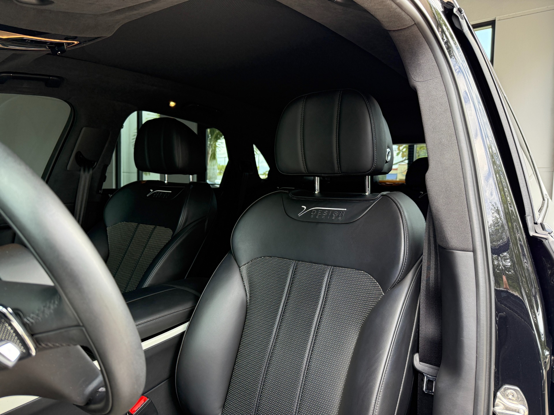 Used-2020-Bentley-Bentayga-Design-Edition