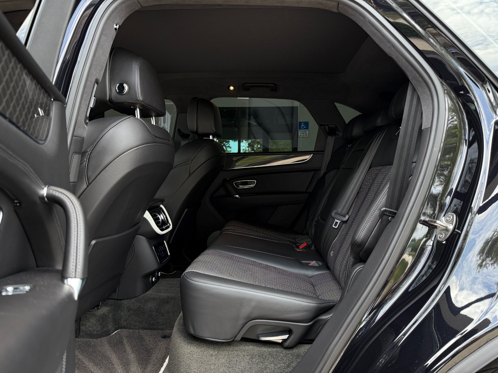 Used-2020-Bentley-Bentayga-Design-Edition