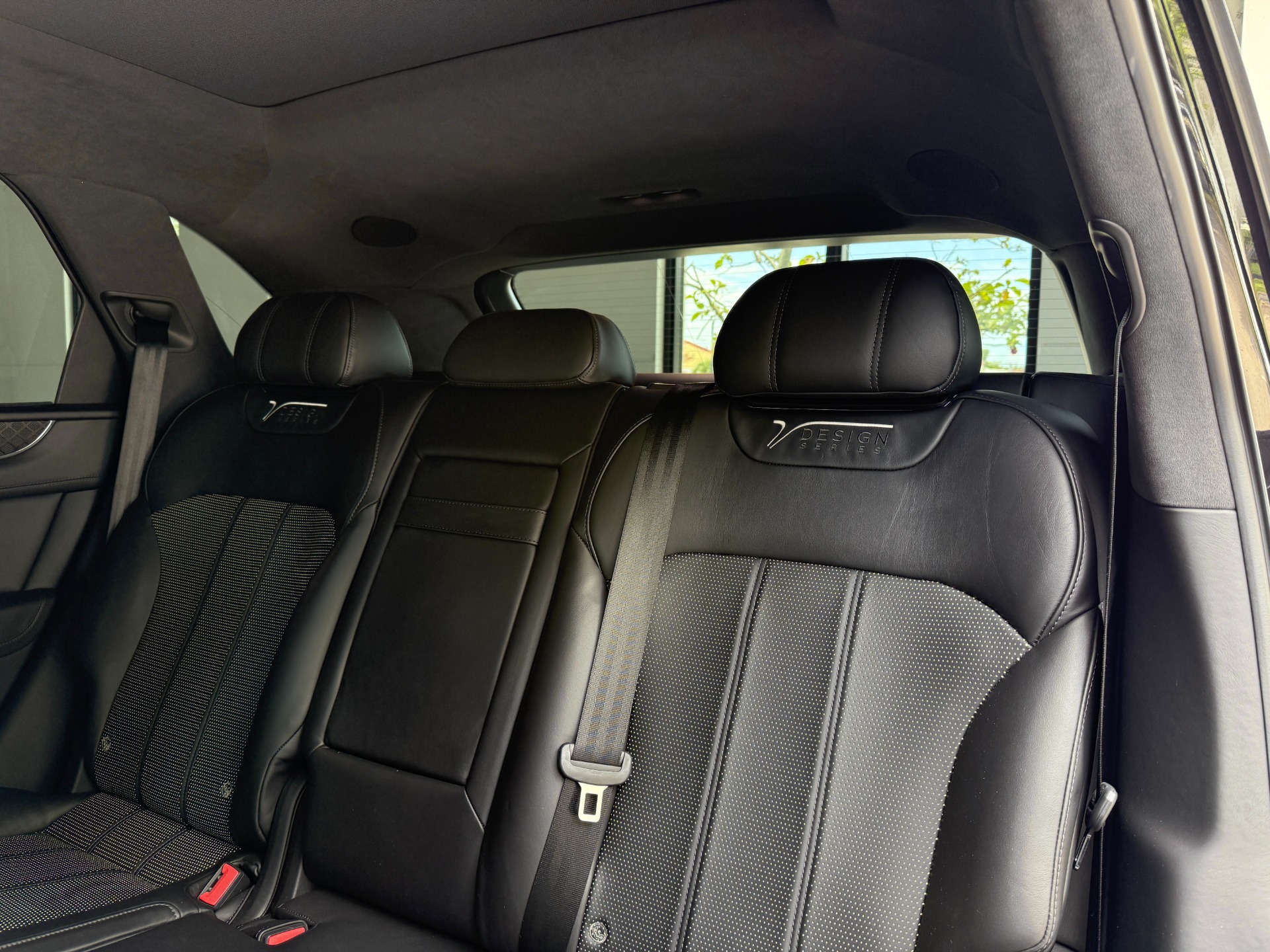 Used-2020-Bentley-Bentayga-Design-Edition