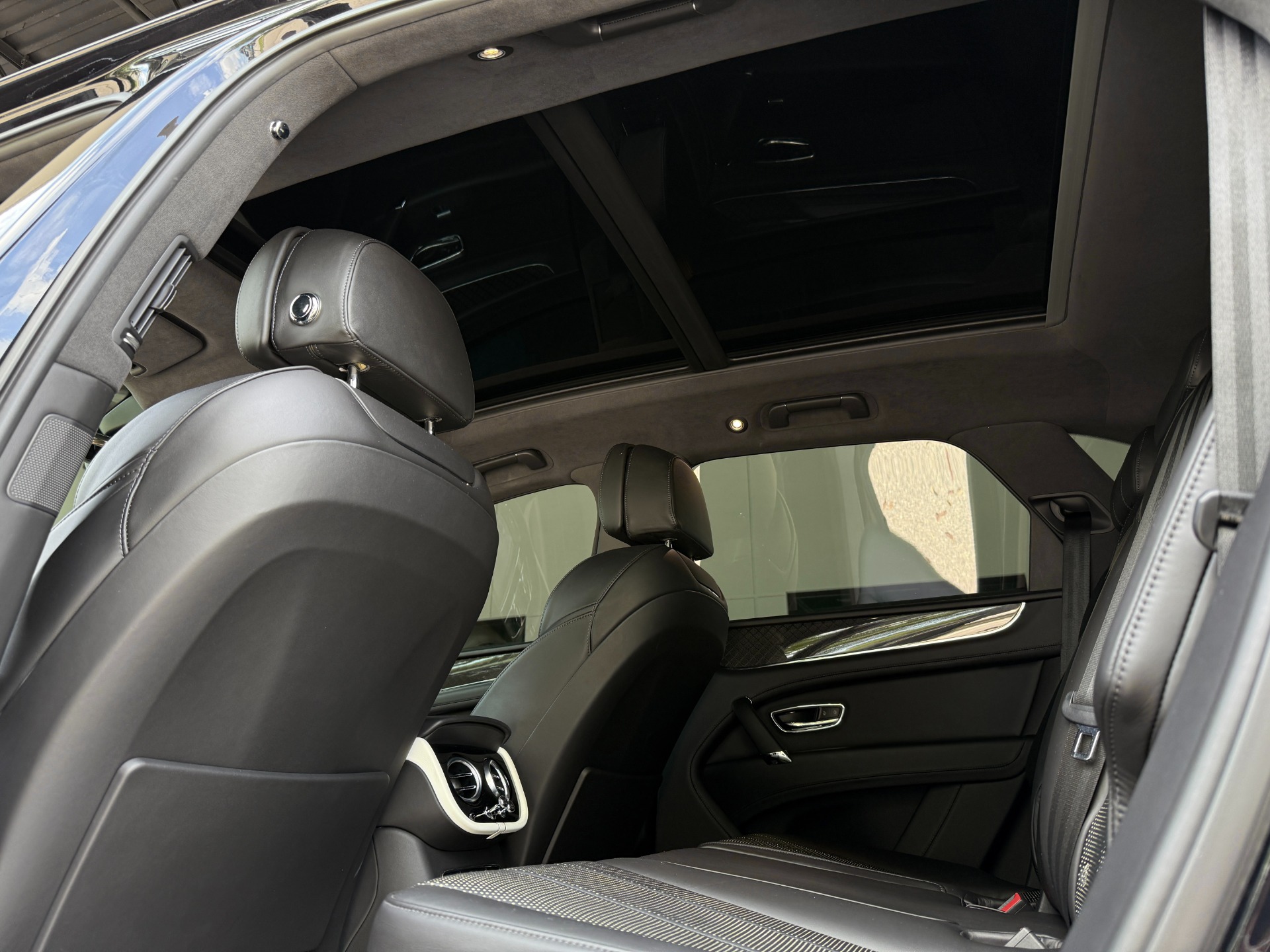 Used-2020-Bentley-Bentayga-Design-Edition