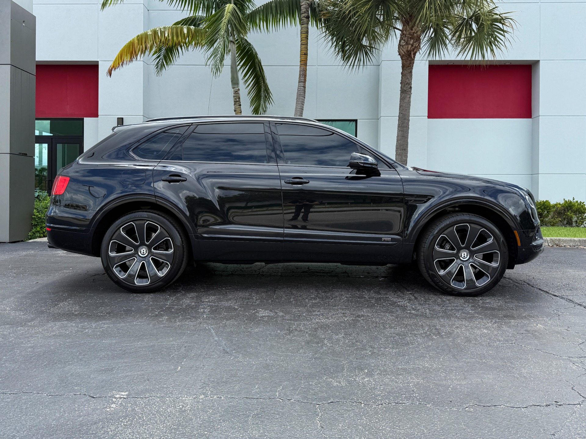 Used-2020-Bentley-Bentayga-Design-Edition