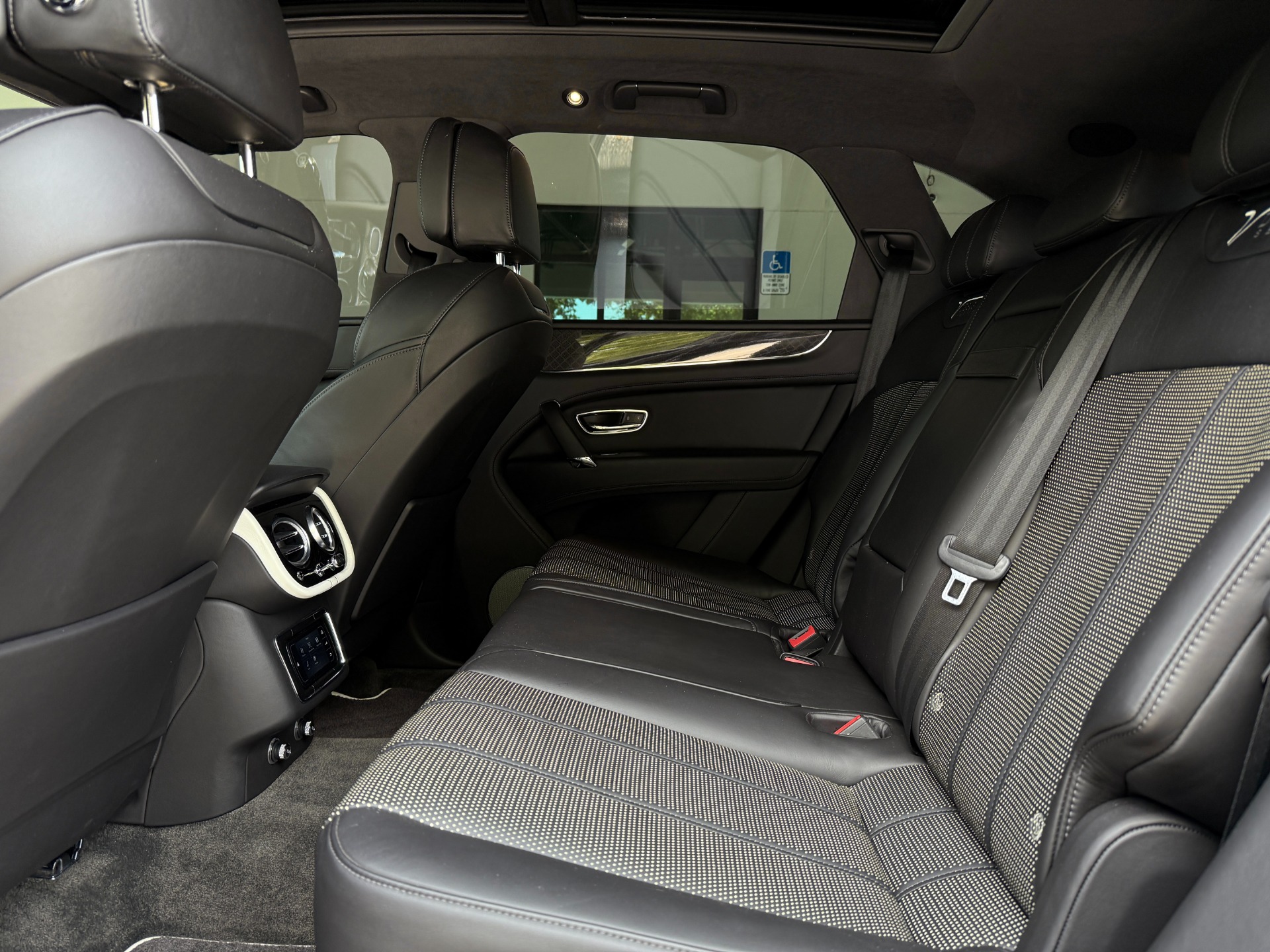 Used-2020-Bentley-Bentayga-Design-Edition