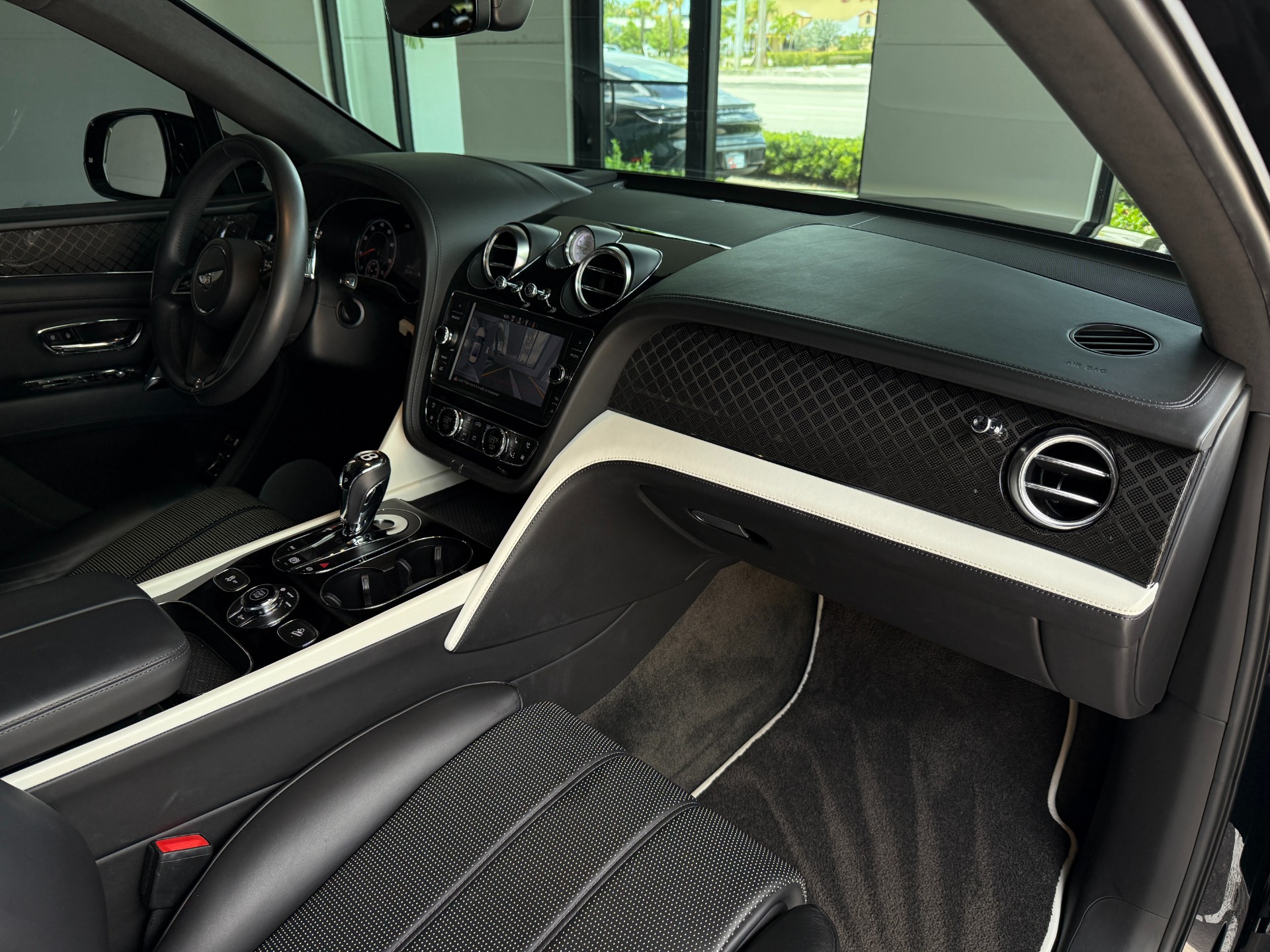 Used-2020-Bentley-Bentayga-Design-Edition