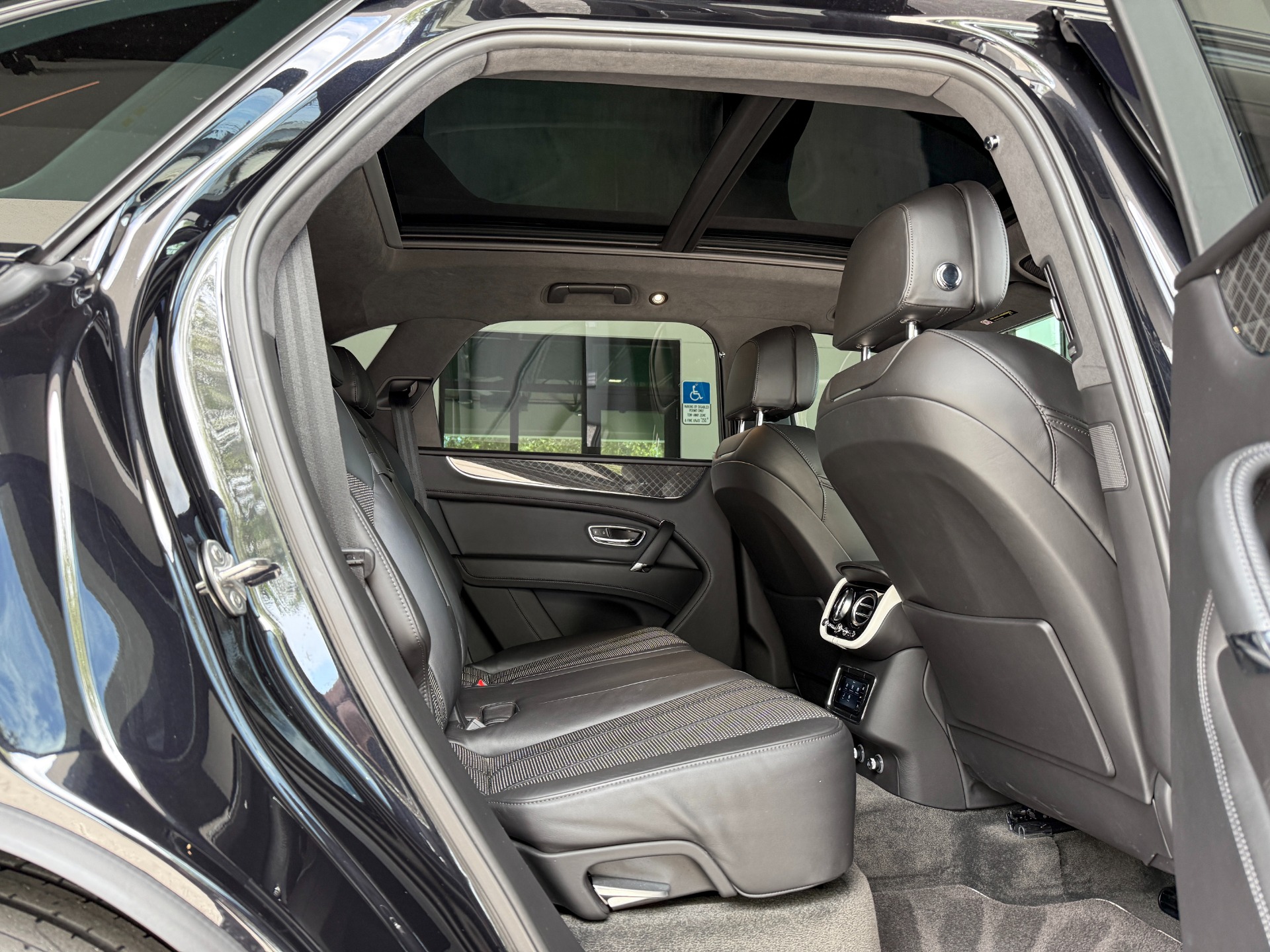 Used-2020-Bentley-Bentayga-Design-Edition