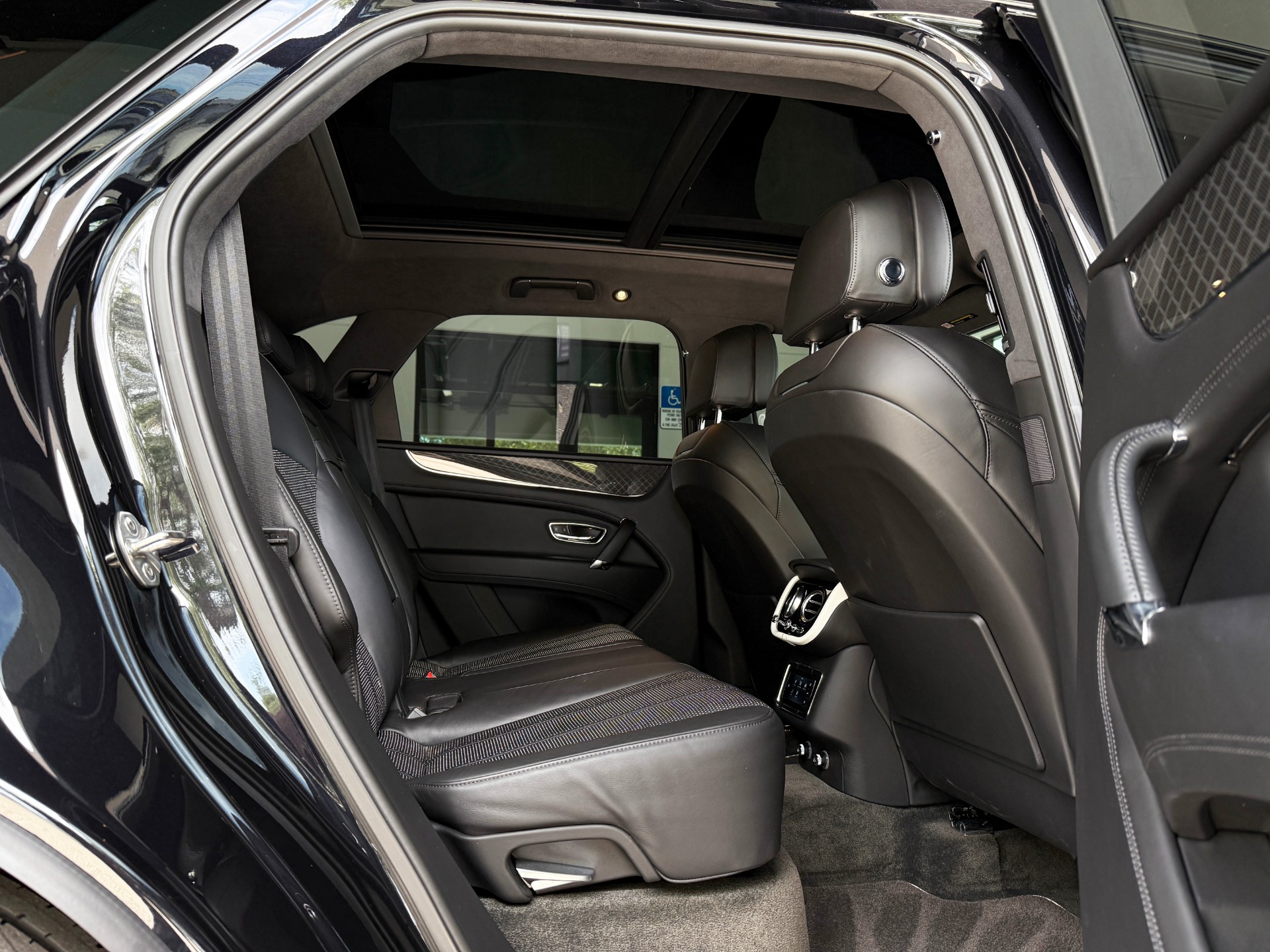 Used-2020-Bentley-Bentayga-Design-Edition