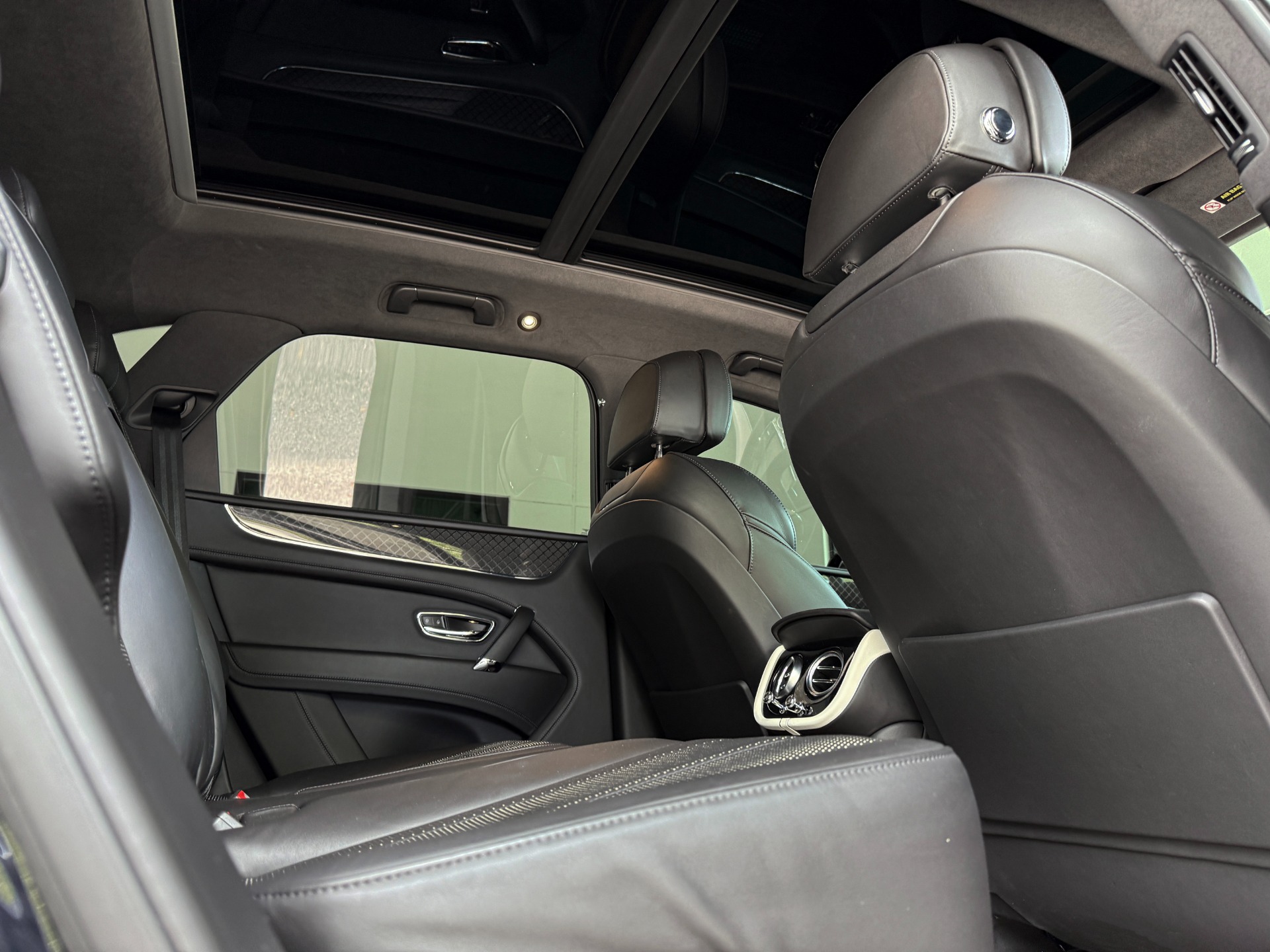 Used-2020-Bentley-Bentayga-Design-Edition