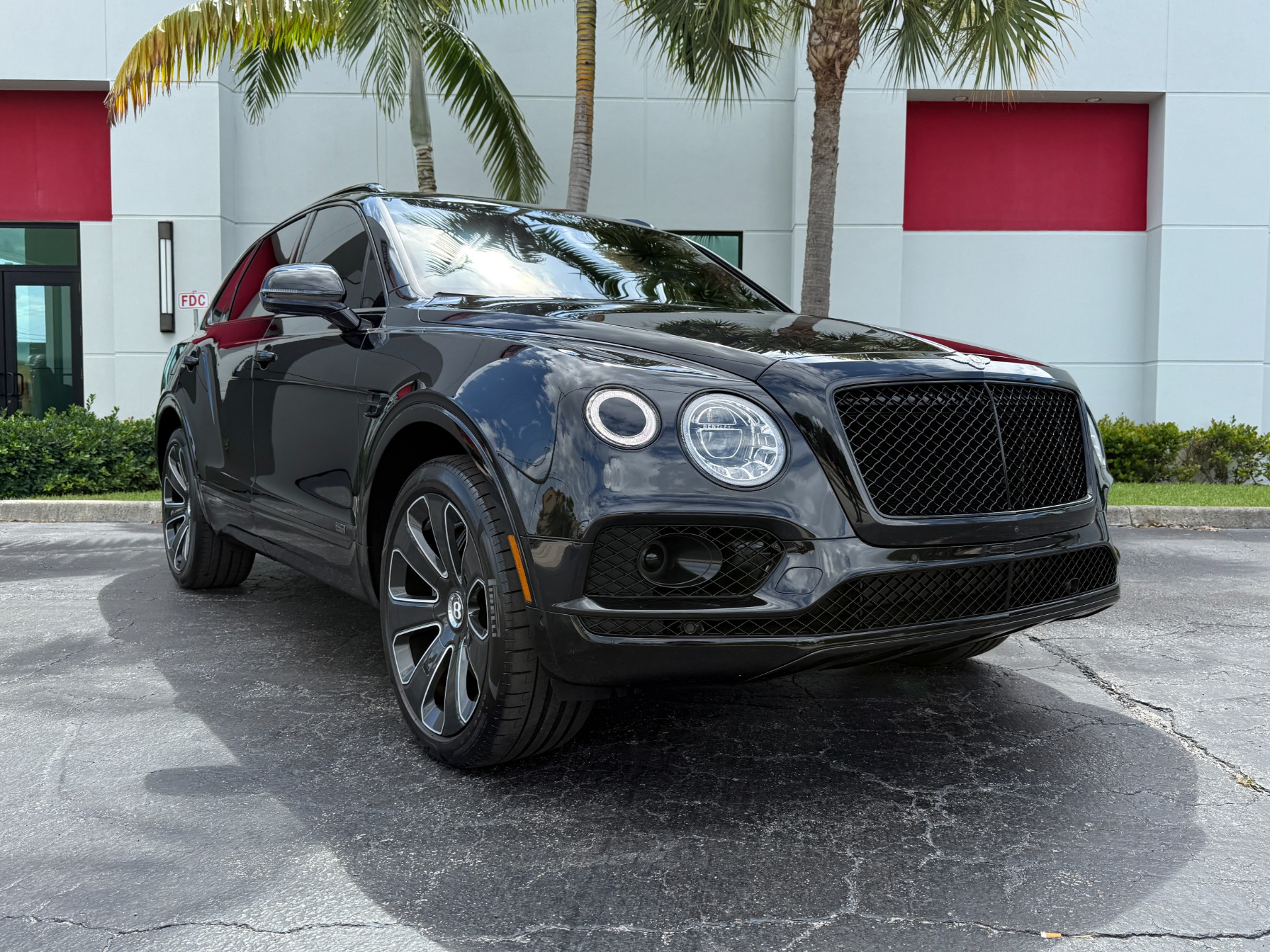 Used-2020-Bentley-Bentayga-Design-Edition