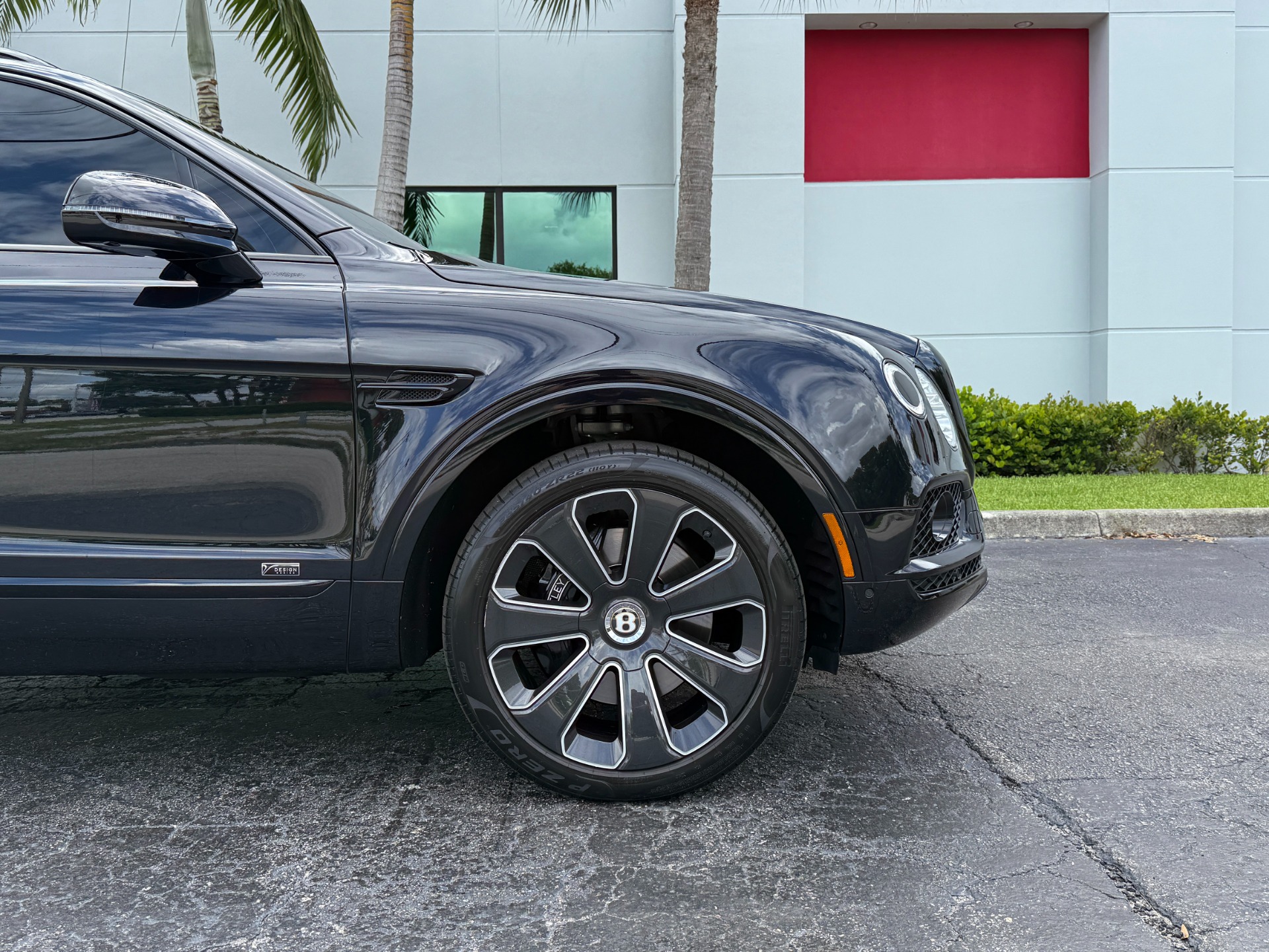 Used-2020-Bentley-Bentayga-Design-Edition