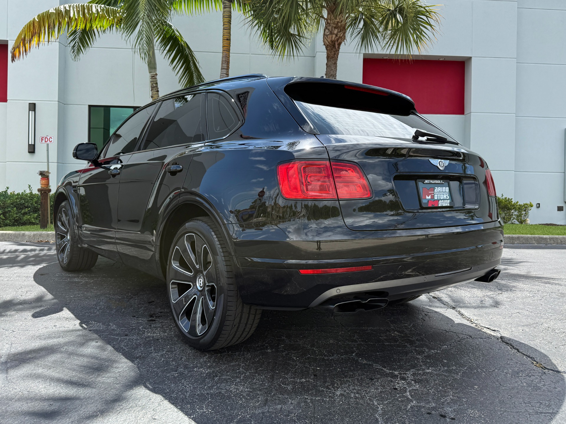 Used-2020-Bentley-Bentayga-Design-Edition