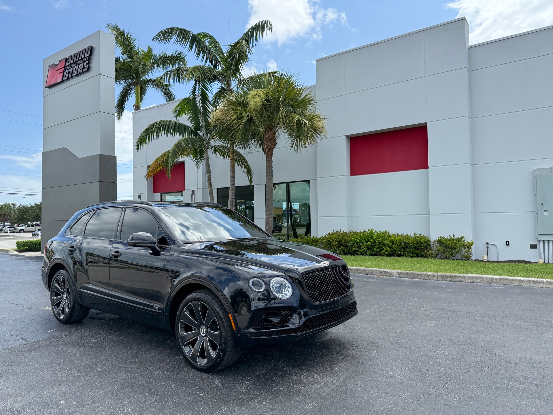 Used-2020-Bentley-Bentayga-Design-Edition