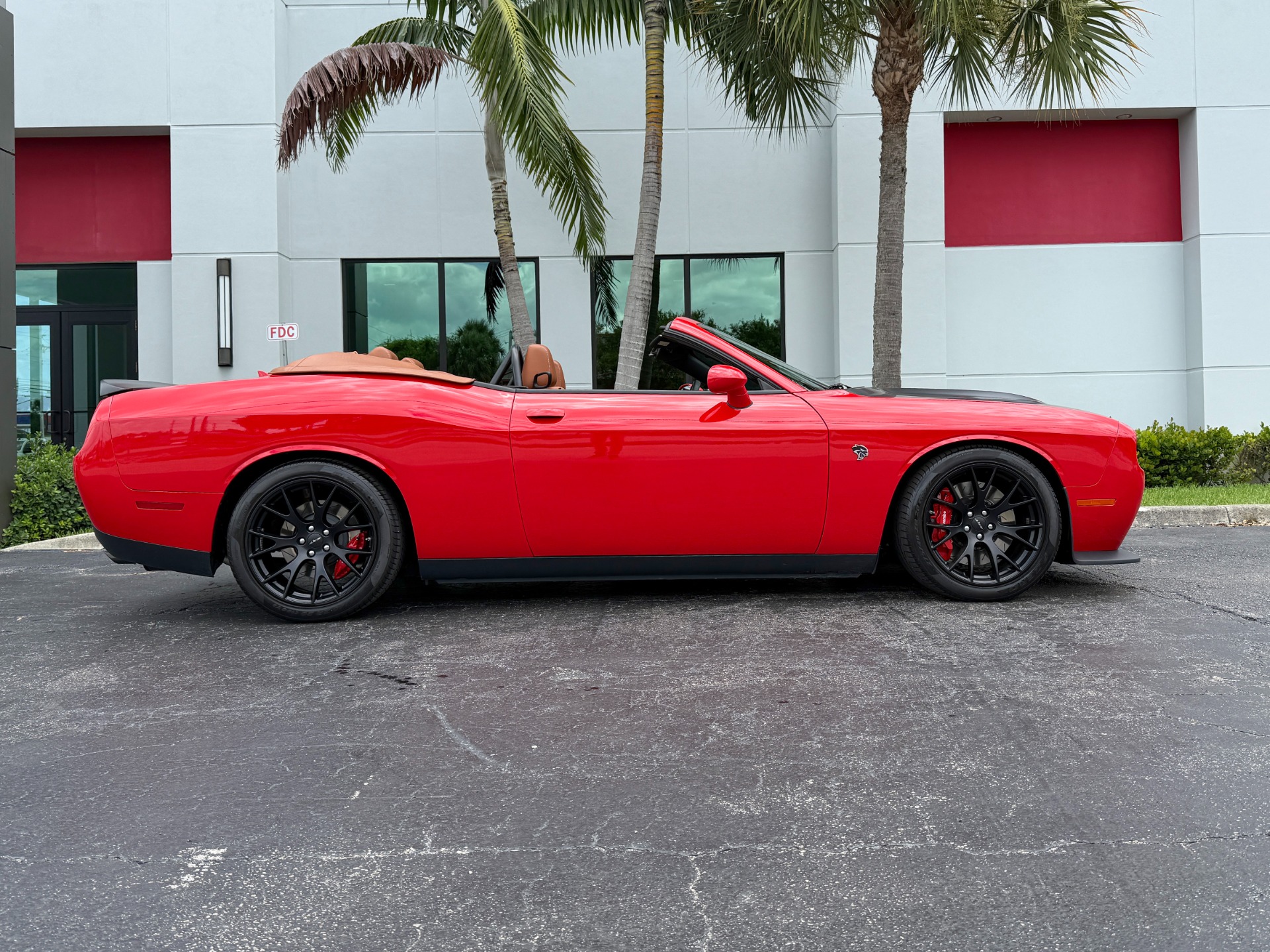 Used-2015-Dodge-Challenger-SRT-Hellcat