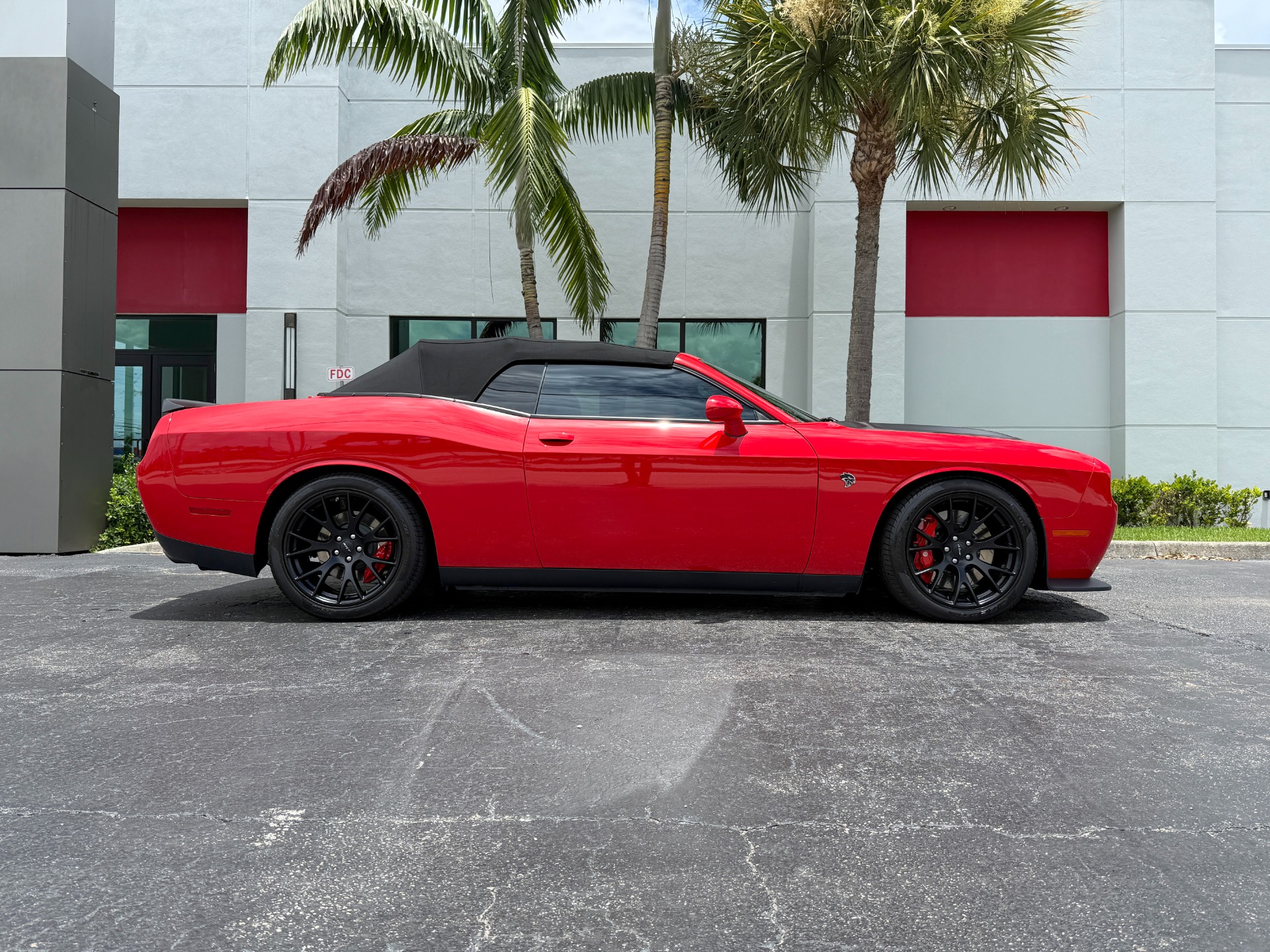 Used-2015-Dodge-Challenger-SRT-Hellcat