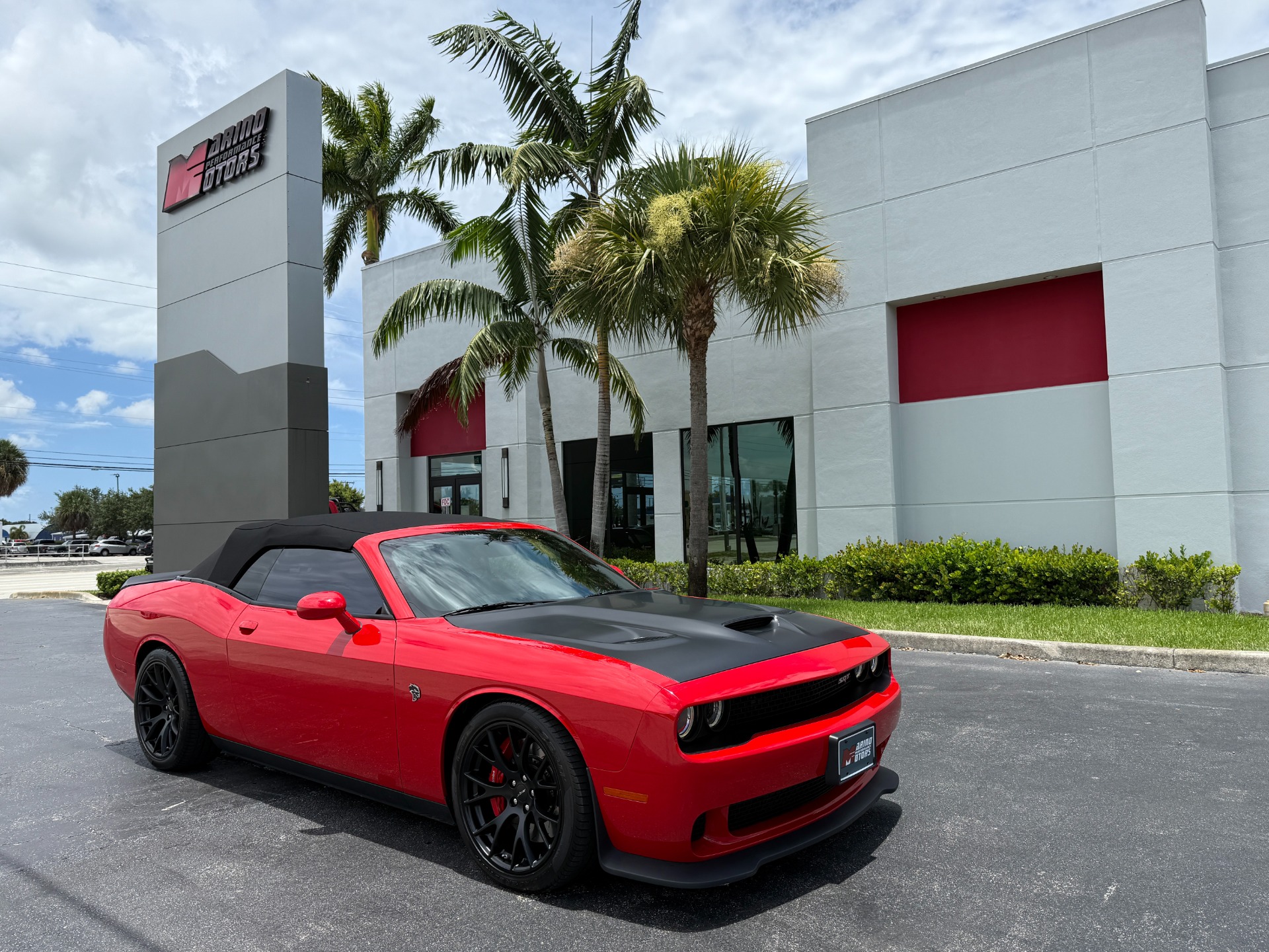 Used-2015-Dodge-Challenger-SRT-Hellcat