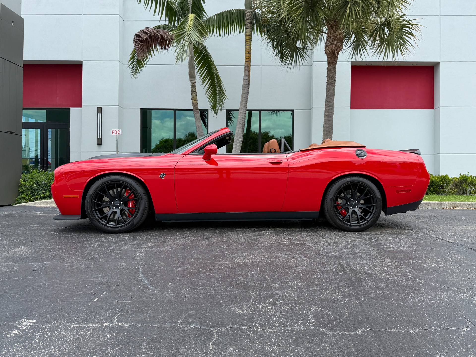 Used-2015-Dodge-Challenger-SRT-Hellcat