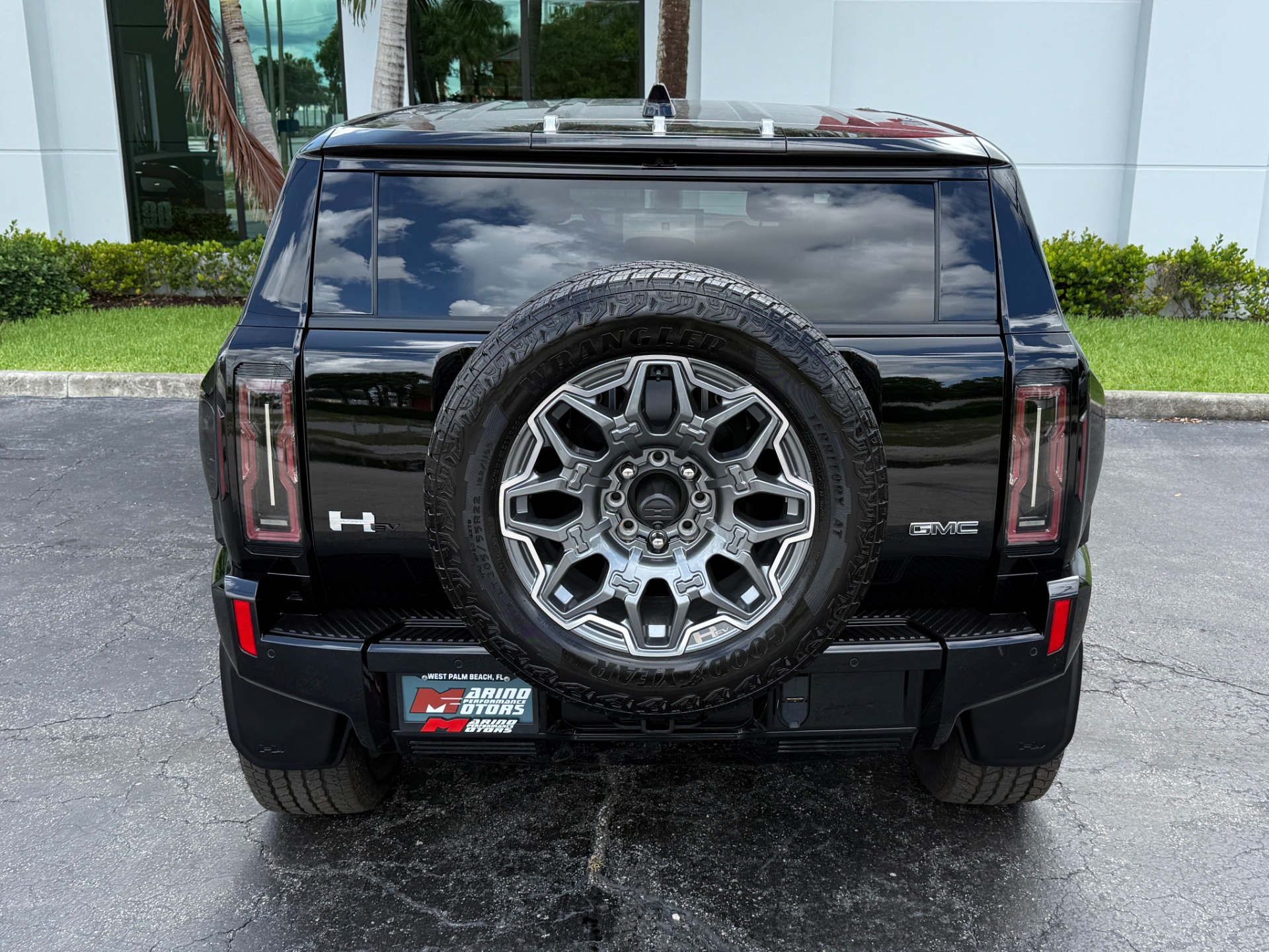 Used-2025-GMC-HUMMER-EV-3X