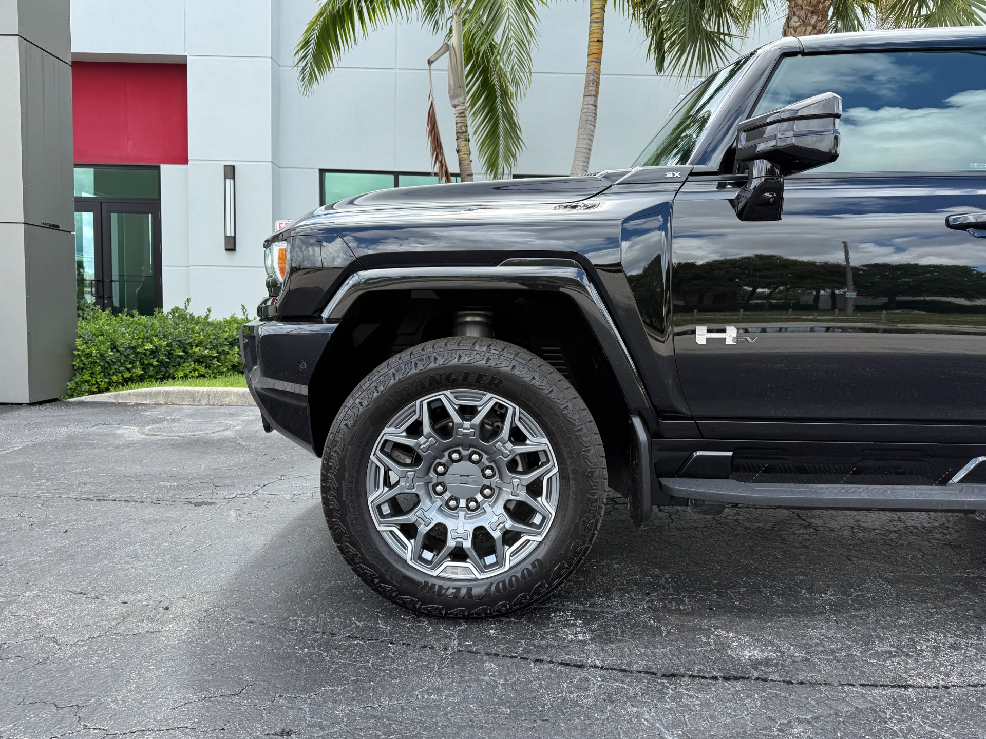 Used-2025-GMC-HUMMER-EV-3X