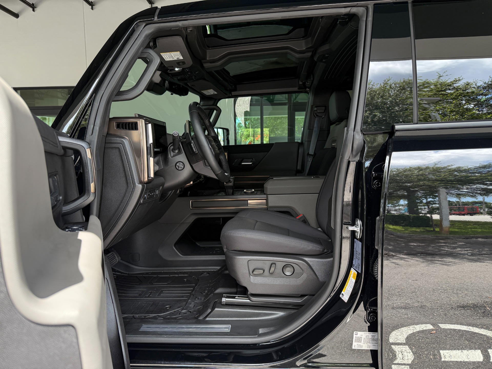 Used-2025-GMC-HUMMER-EV-3X