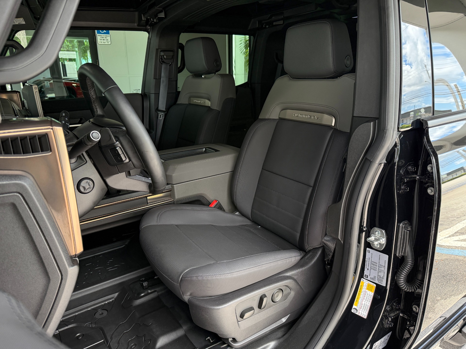 Used-2025-GMC-HUMMER-EV-3X
