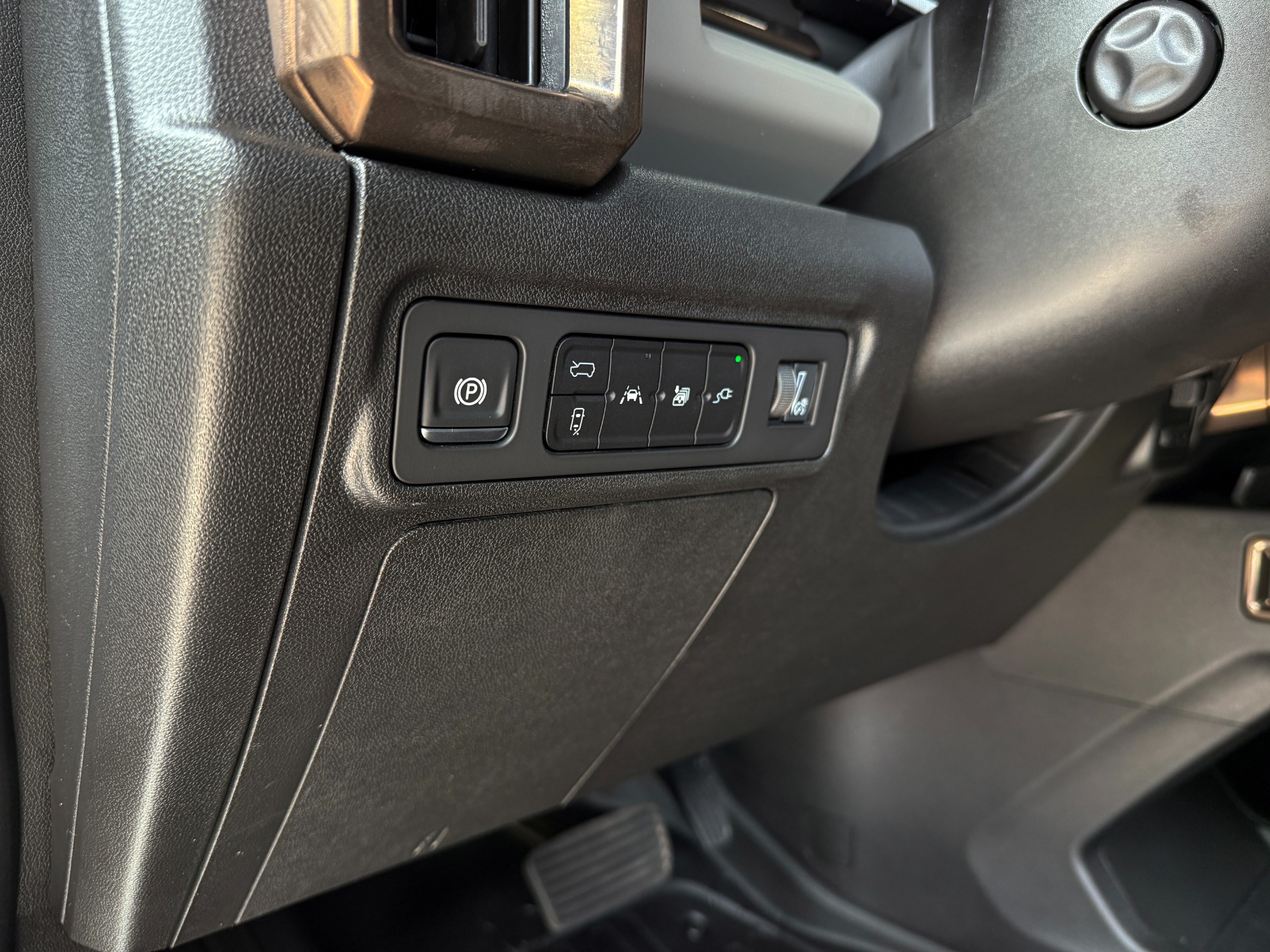Used-2025-GMC-HUMMER-EV-3X