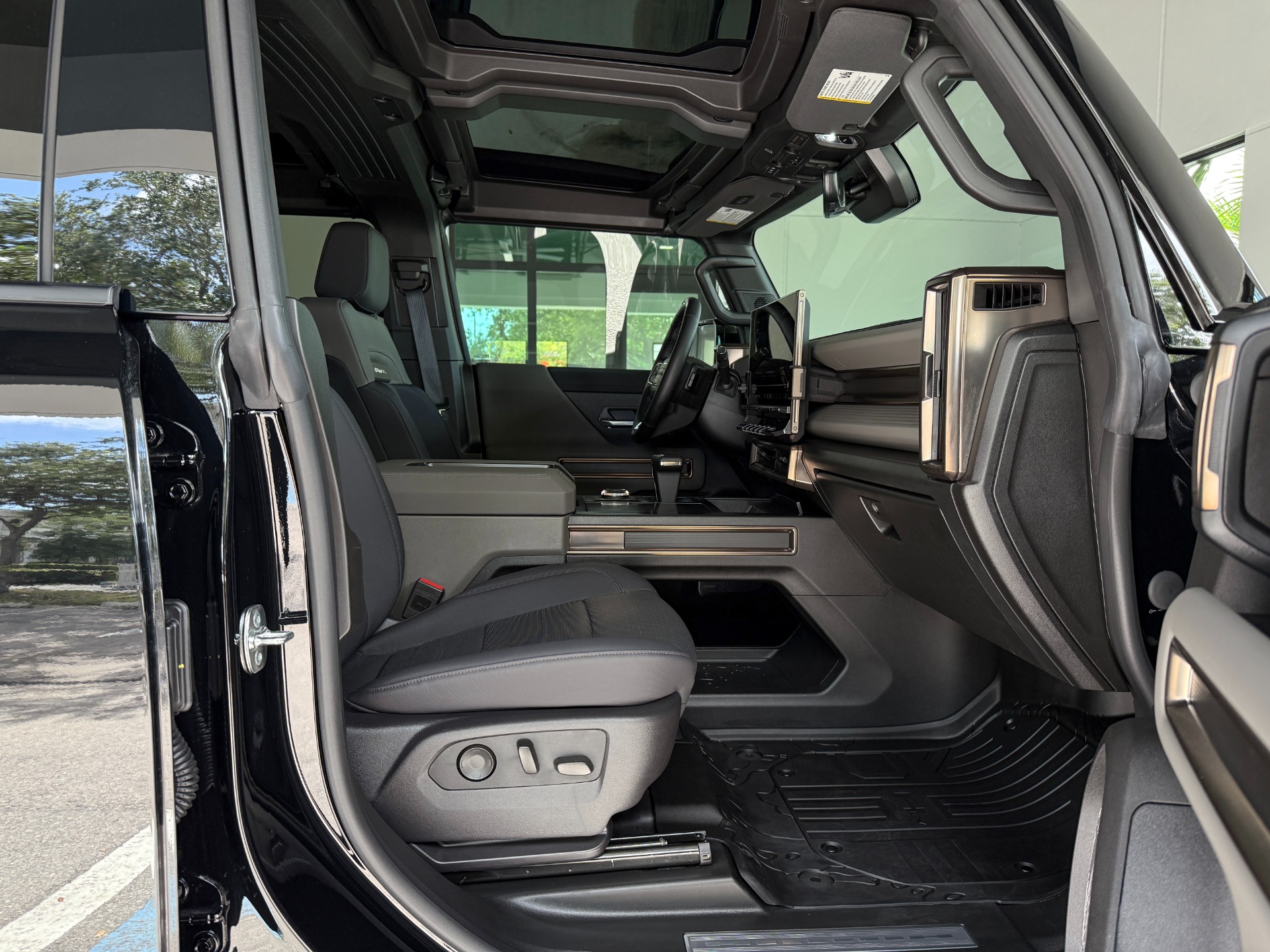 Used-2025-GMC-HUMMER-EV-3X