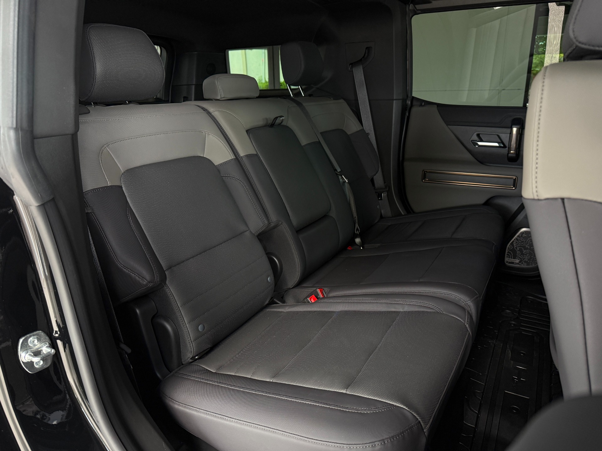 Used-2025-GMC-HUMMER-EV-3X