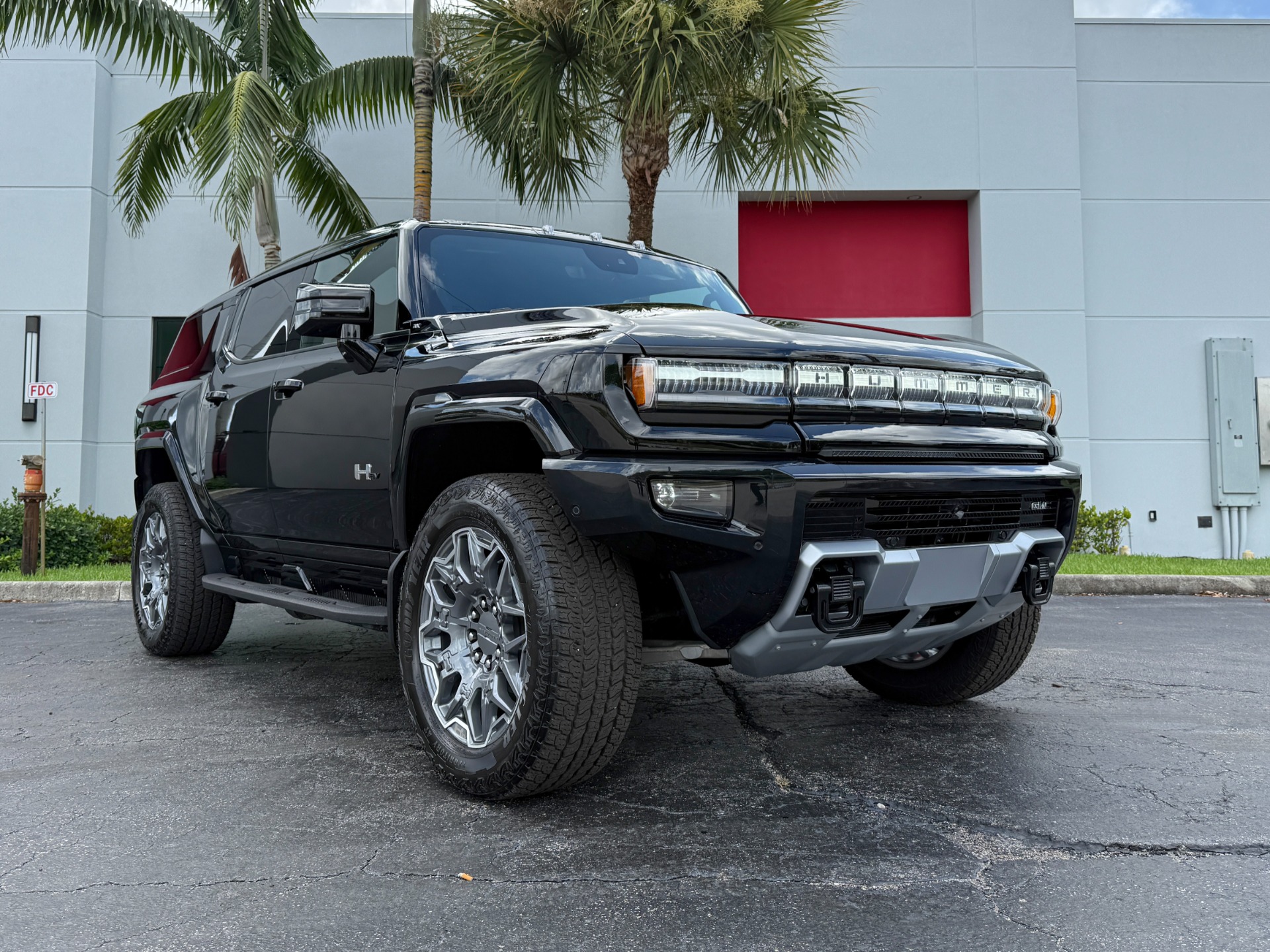 Used-2025-GMC-HUMMER-EV-3X