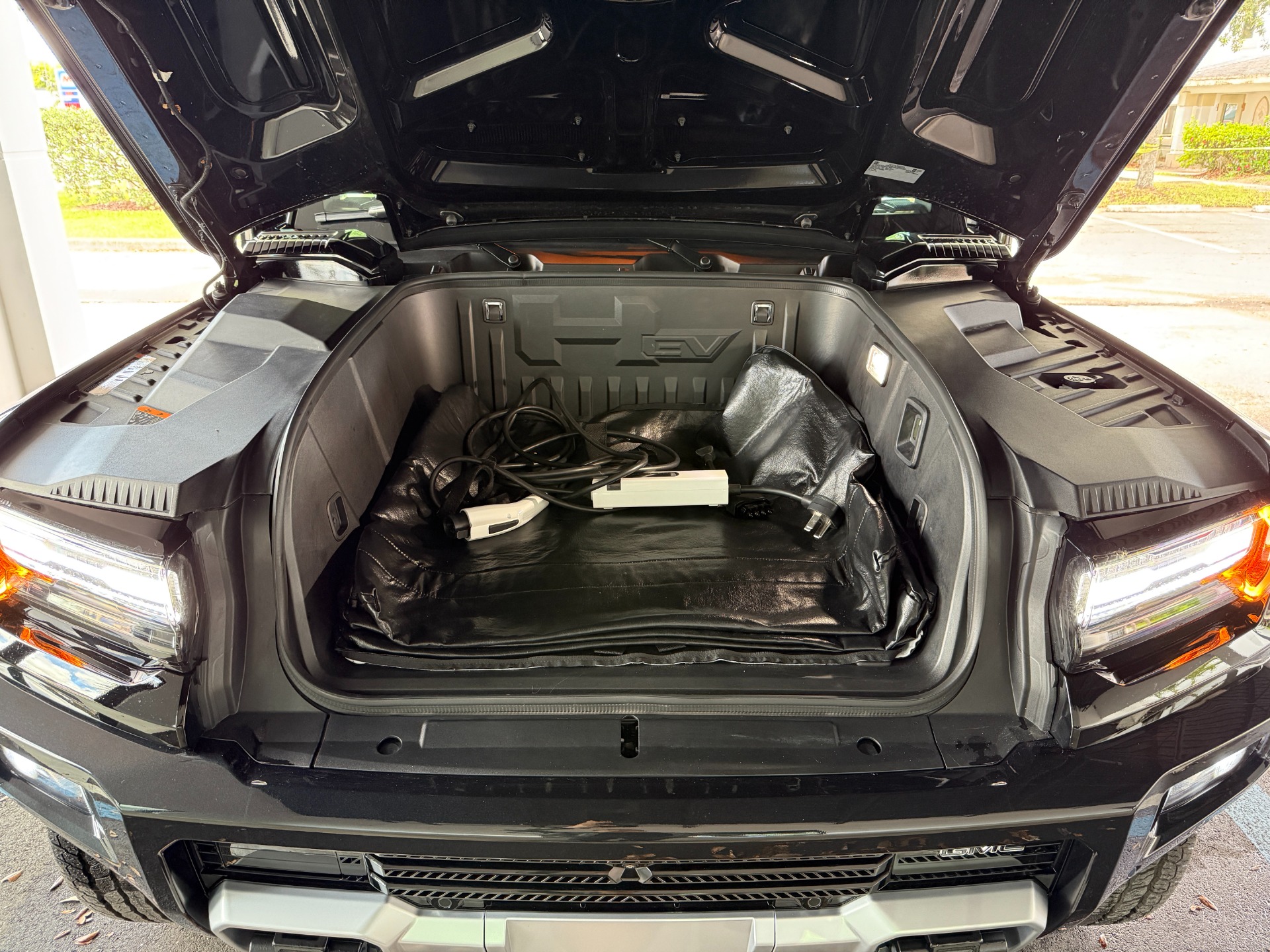 Used-2025-GMC-HUMMER-EV-3X