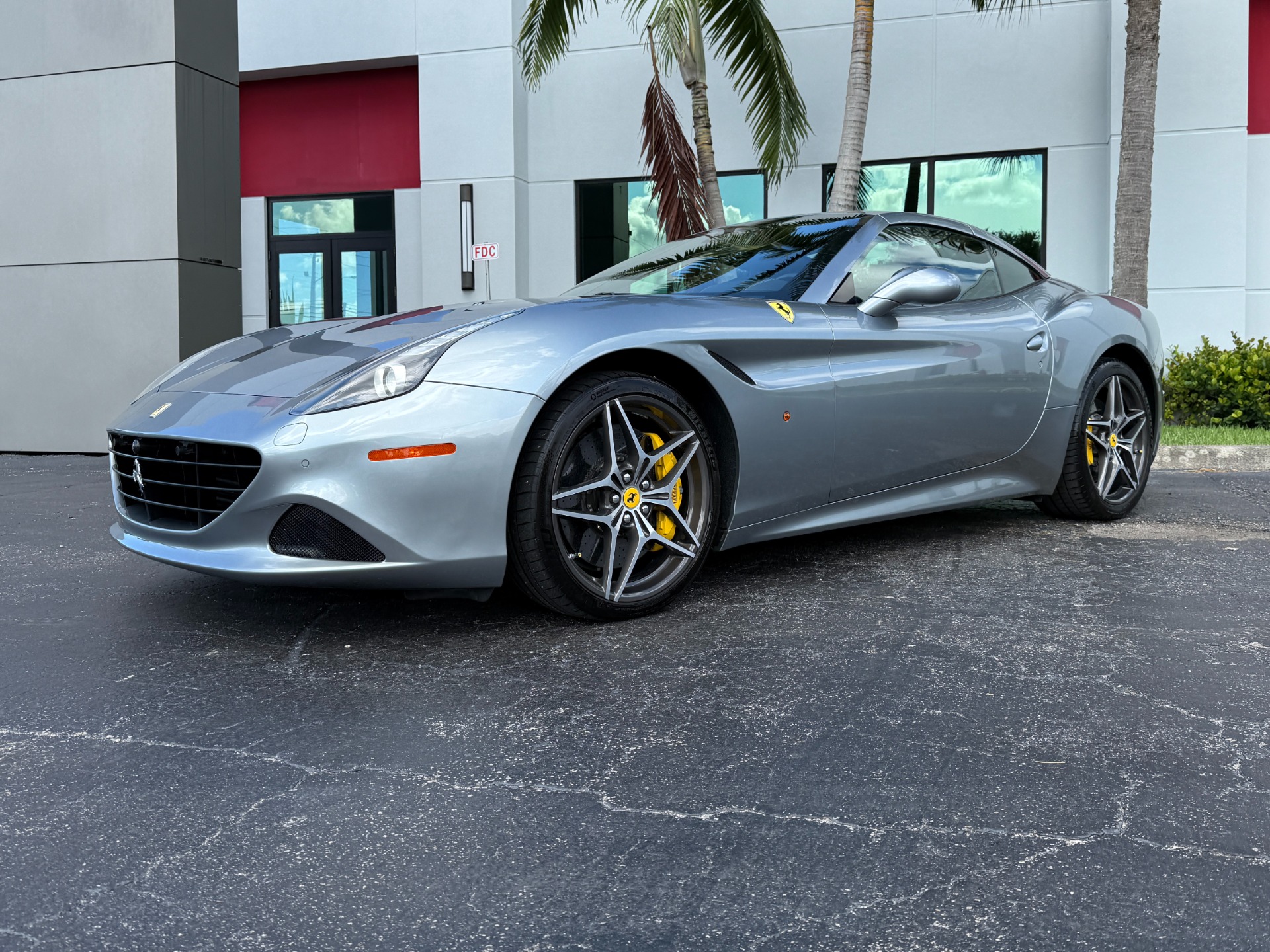 Used-2017-Ferrari-California-T