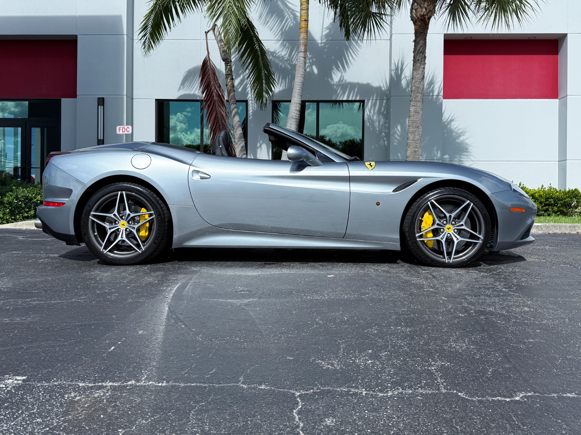 Used-2017-Ferrari-California-T