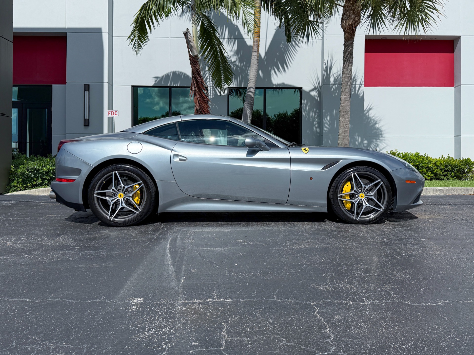 Used-2017-Ferrari-California-T