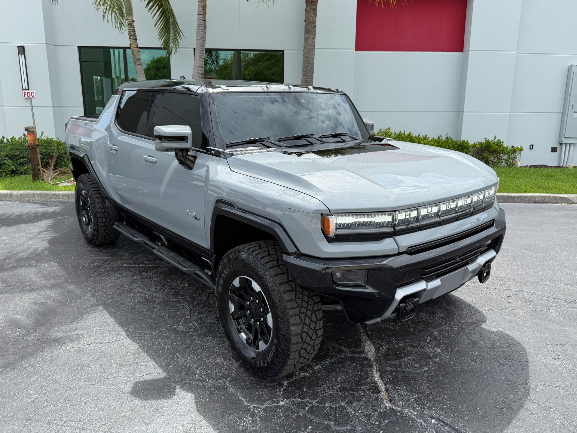 Used-2025-GMC-HUMMER-EV-3X