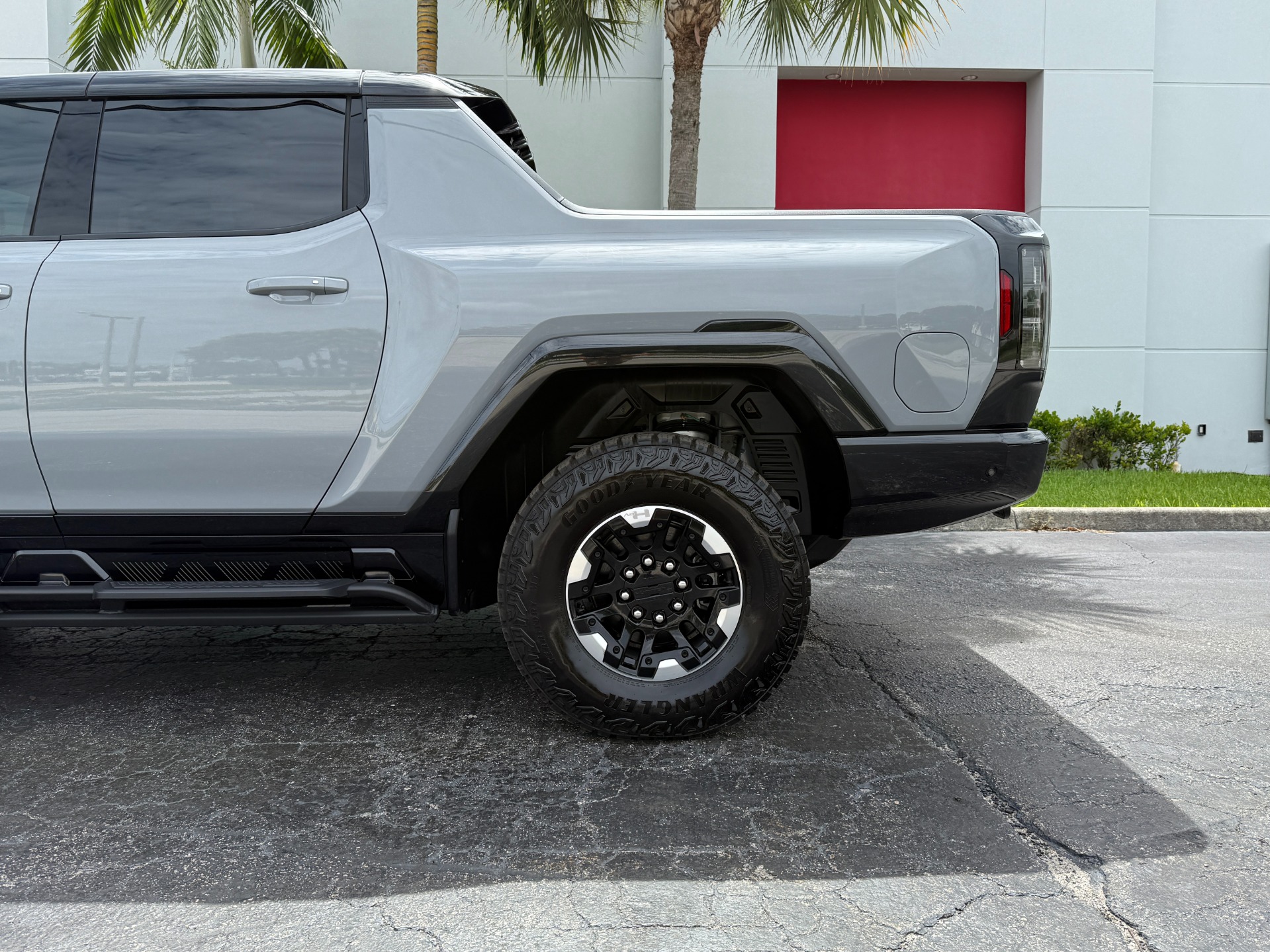 Used-2025-GMC-HUMMER-EV-3X