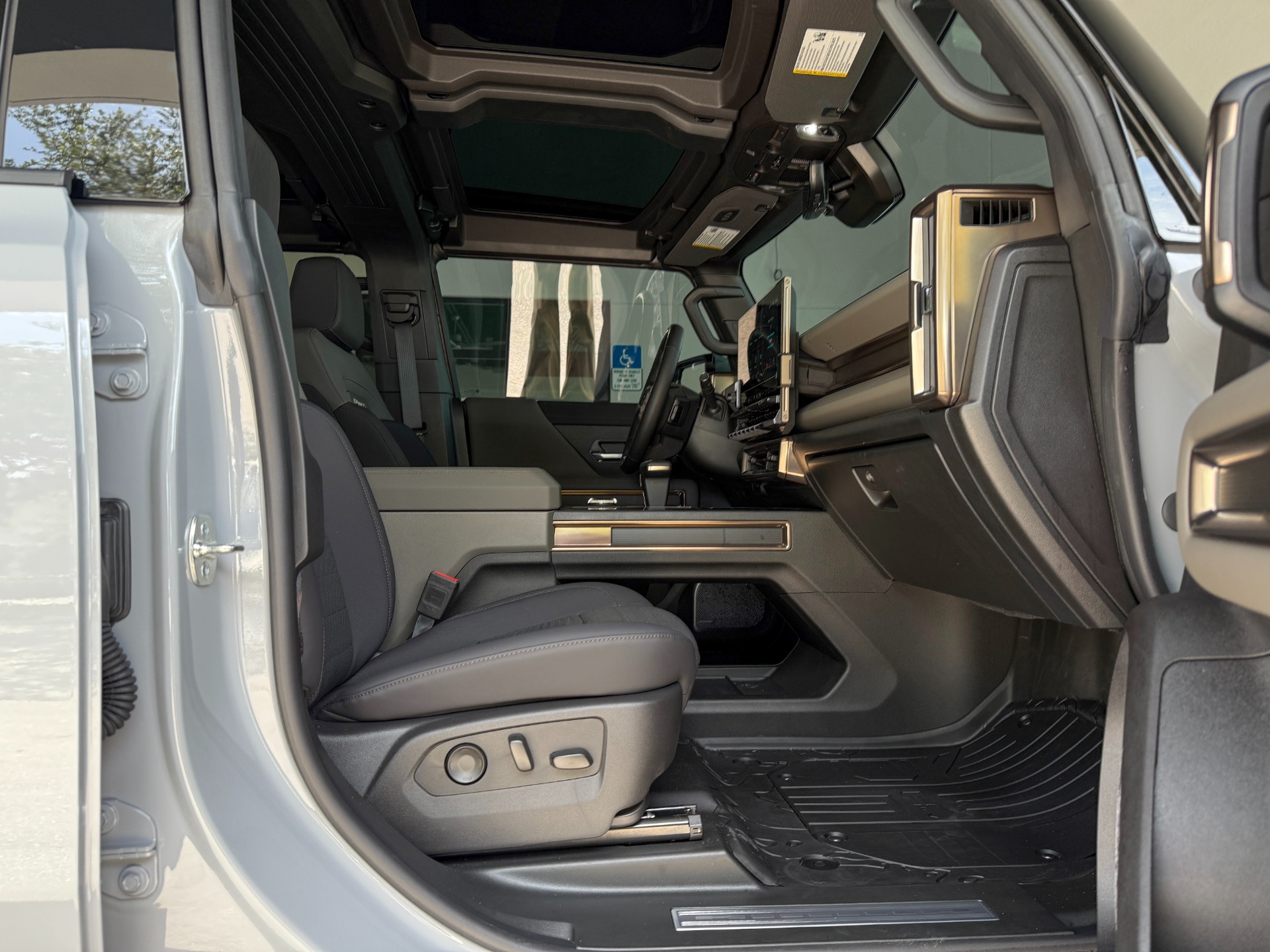 Used-2025-GMC-HUMMER-EV-3X